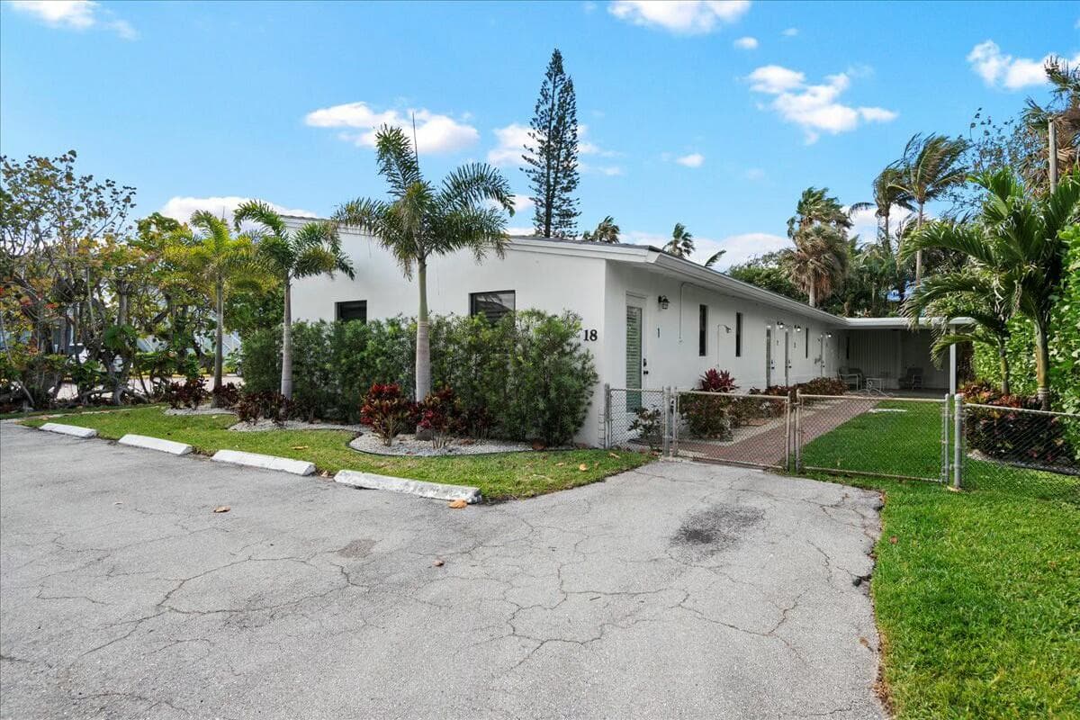 18 Adams Road, Ocean Ridge, FL 33435 53