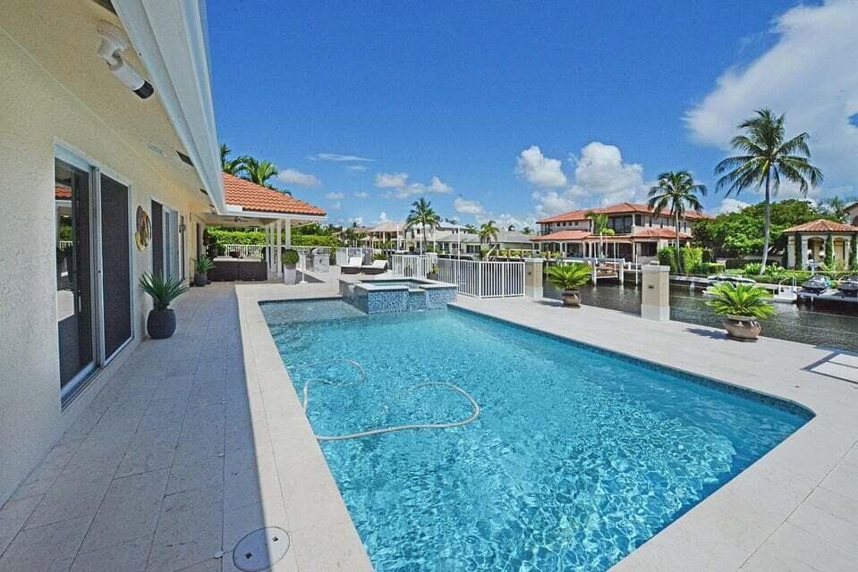885 NE Mulberry Drive, Boca Raton, FL 33487 22