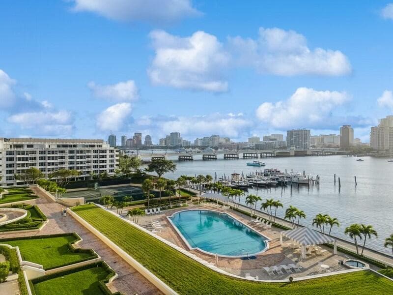 150 Bradley Place 605, Palm Beach, FL 33480 11