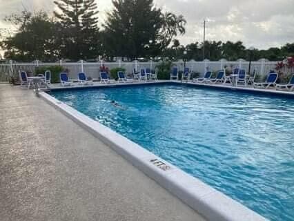 292 NW 53 Street, Deerfield Beach, FL 33064 43
