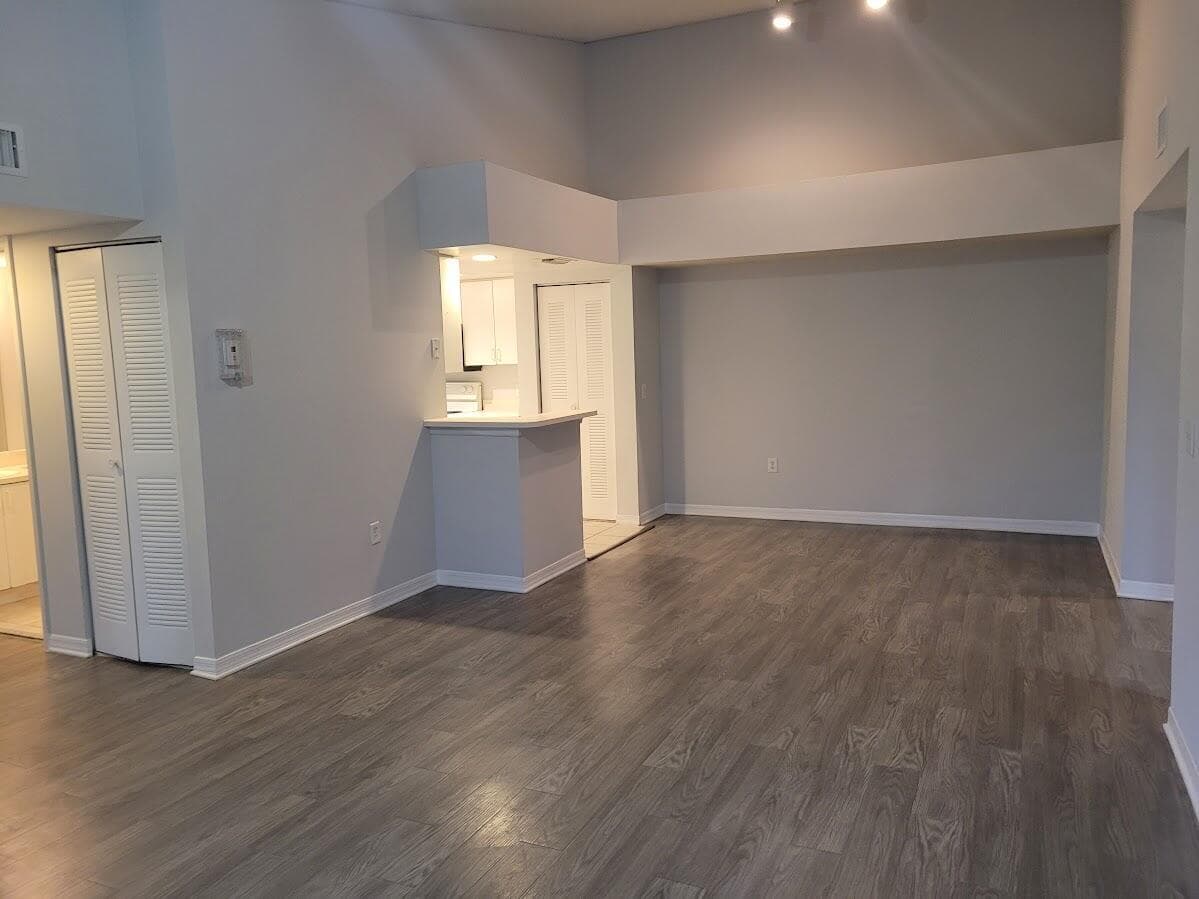 4197 N Haverhill Road 212, West Palm Beach, FL 33417 2