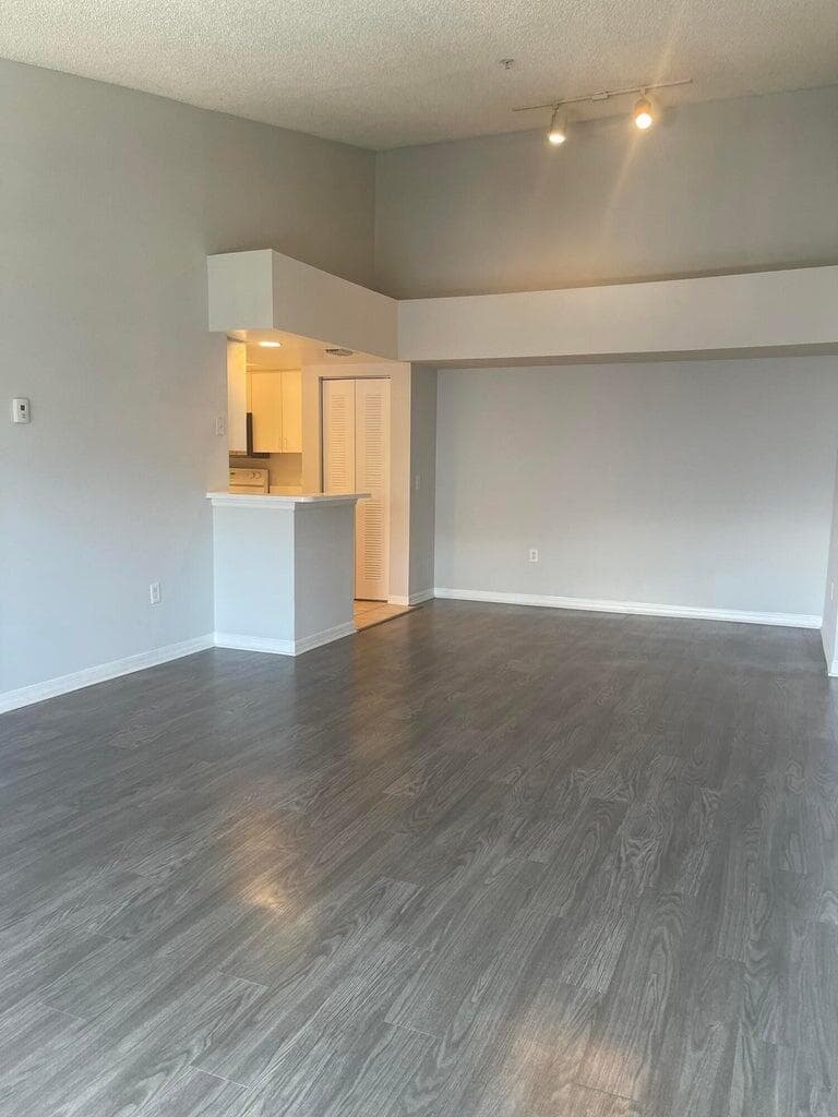 4197 N Haverhill Road 212, West Palm Beach, FL 33417 4