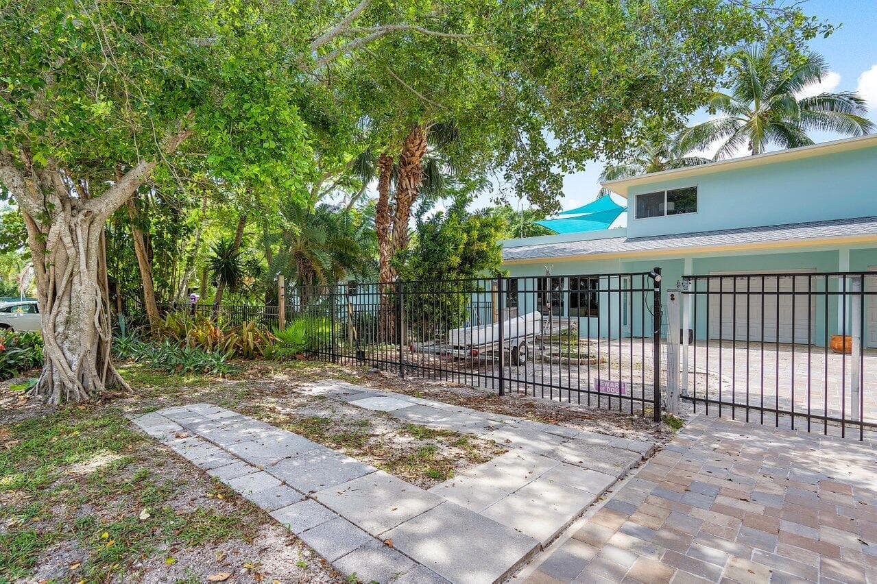 300 SE 7th Avenue, Delray Beach, FL 33483 2