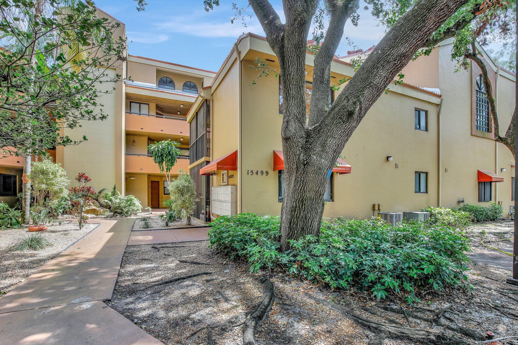 15499 Miami Lakeway N 306-5, Miami Lakes, FL 33014 2