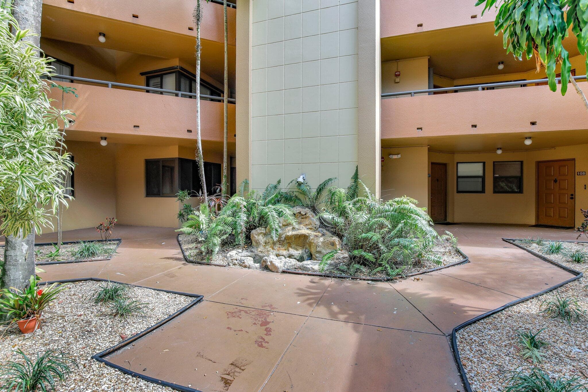 15499 Miami Lakeway N 306-5, Miami Lakes, FL 33014 3