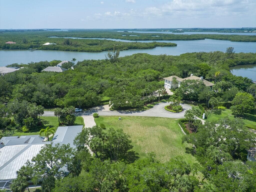 2660 Riverview Court, Vero Beach, FL 32963 23