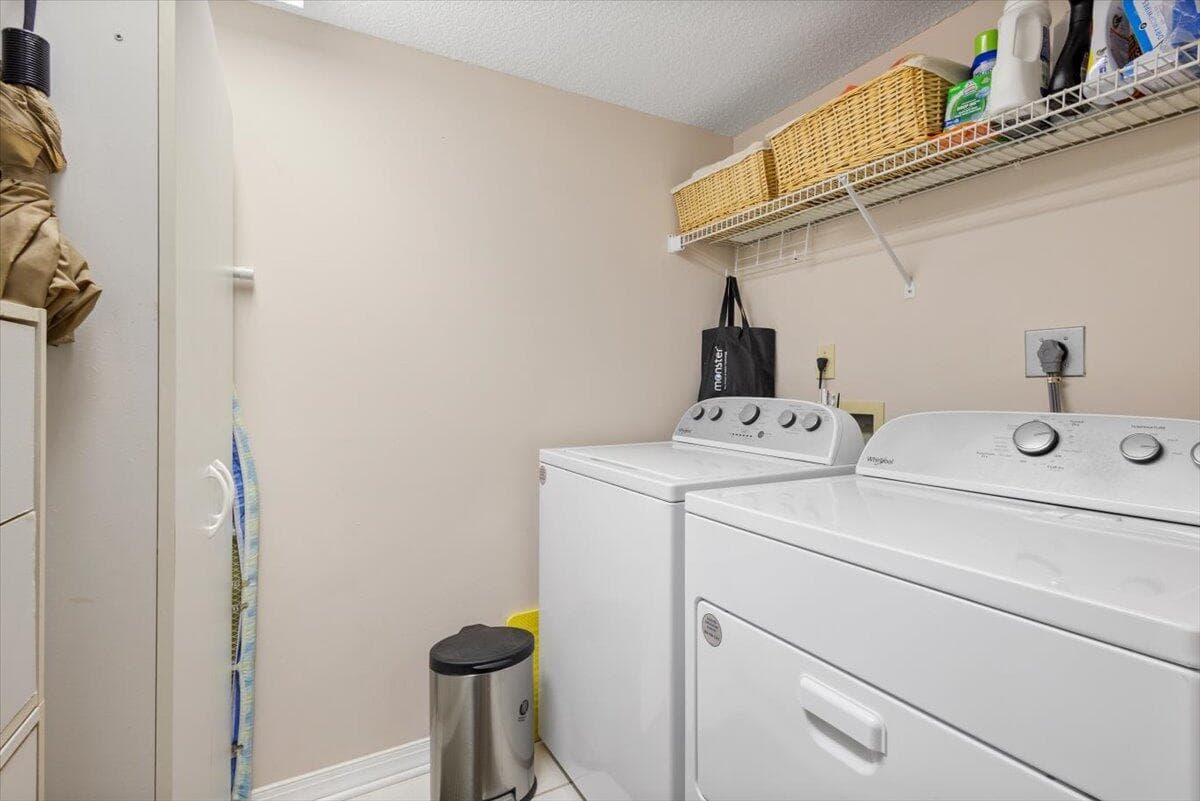 1995 SW Silver Pine Way Bldg 119 H1, Palm City, FL 34990 33
