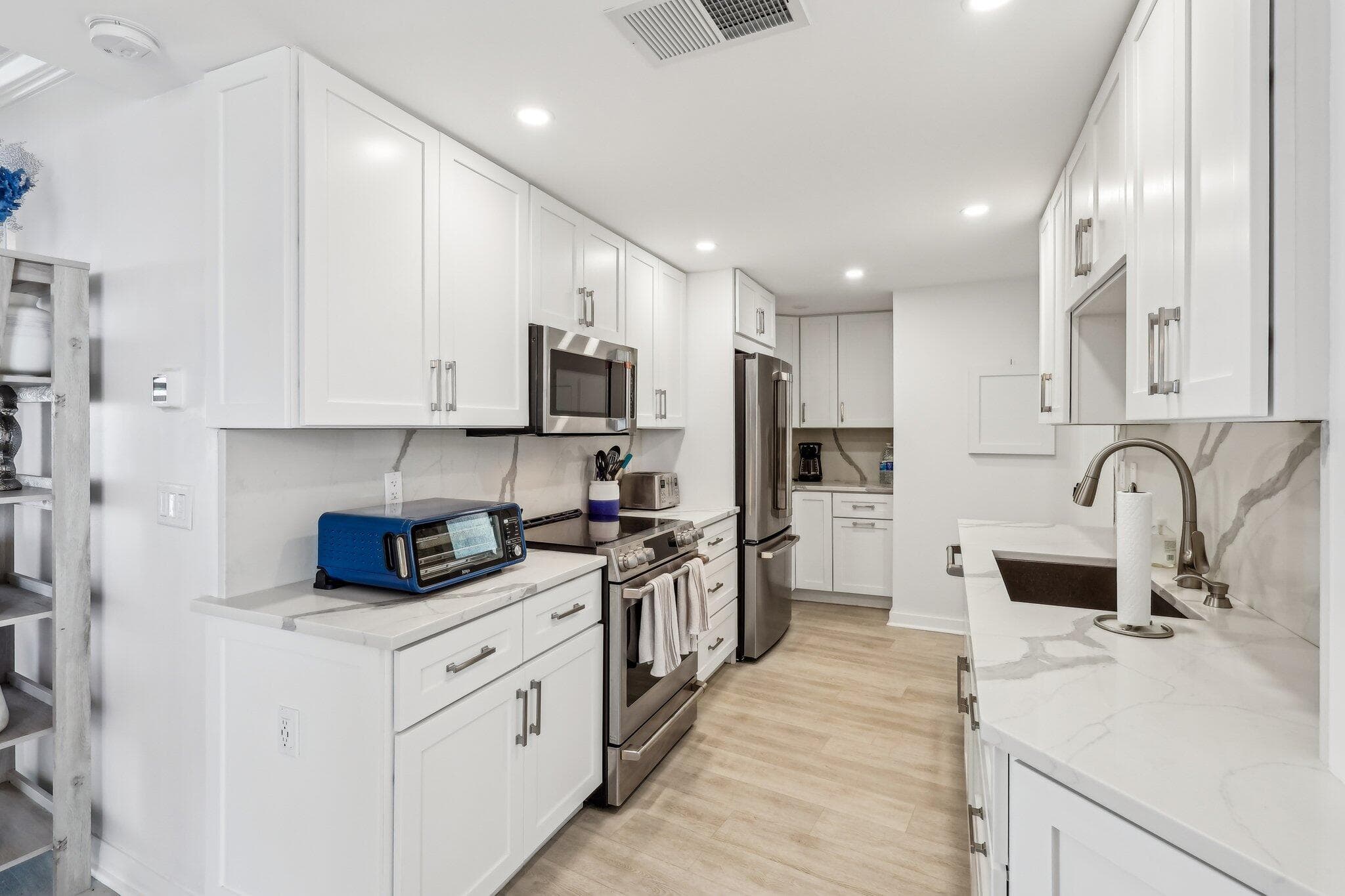 5400 N Ocean Drive E Pha, Singer Island, FL 33404 11