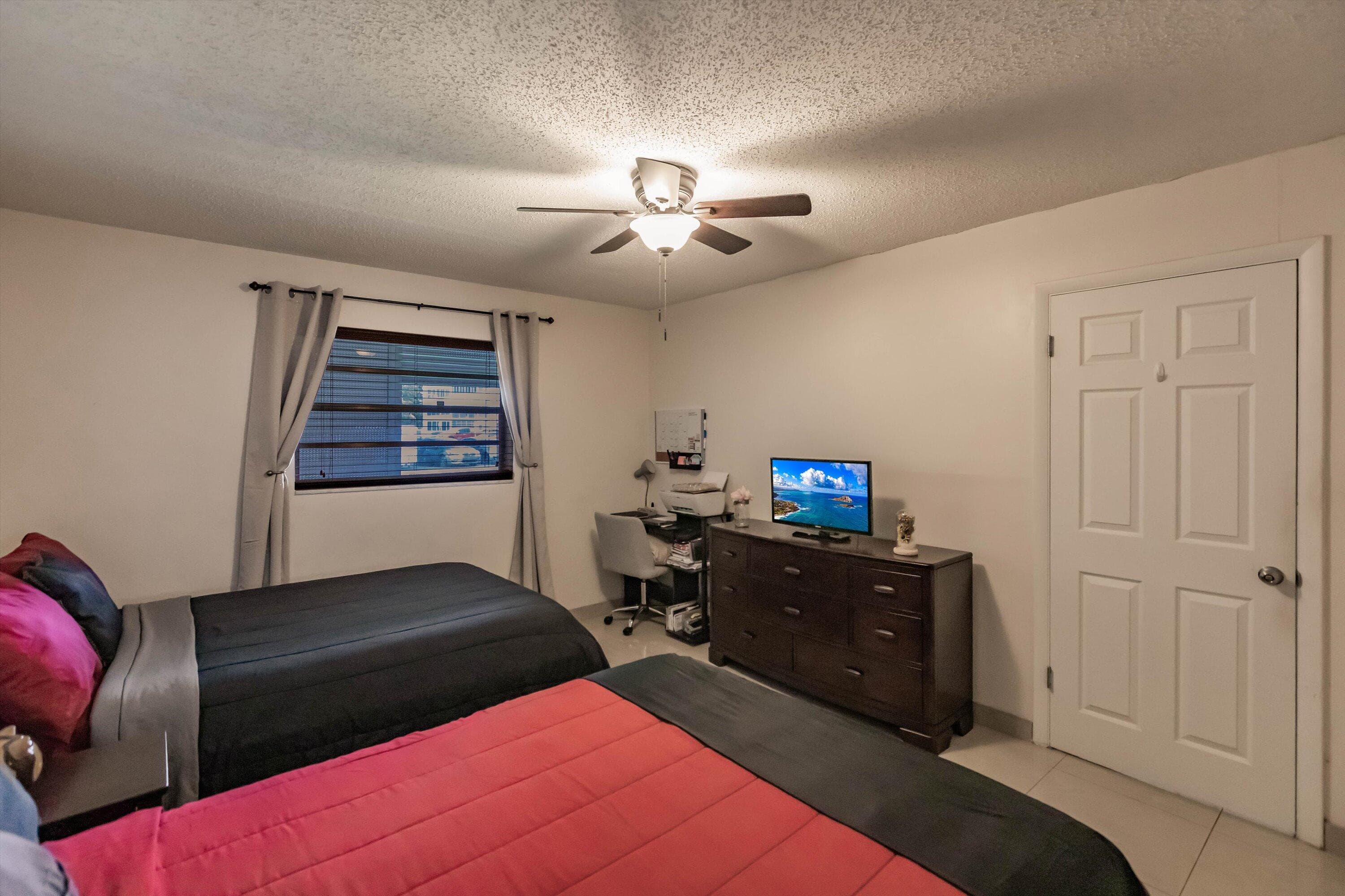 4270 NW 40th Street 105, Lauderdale Lakes, FL 33319 9