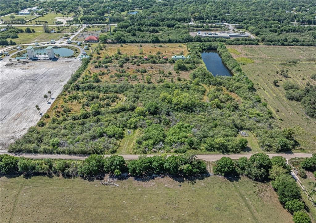 12498 County Road 512, Fellsmere, FL 32948 9