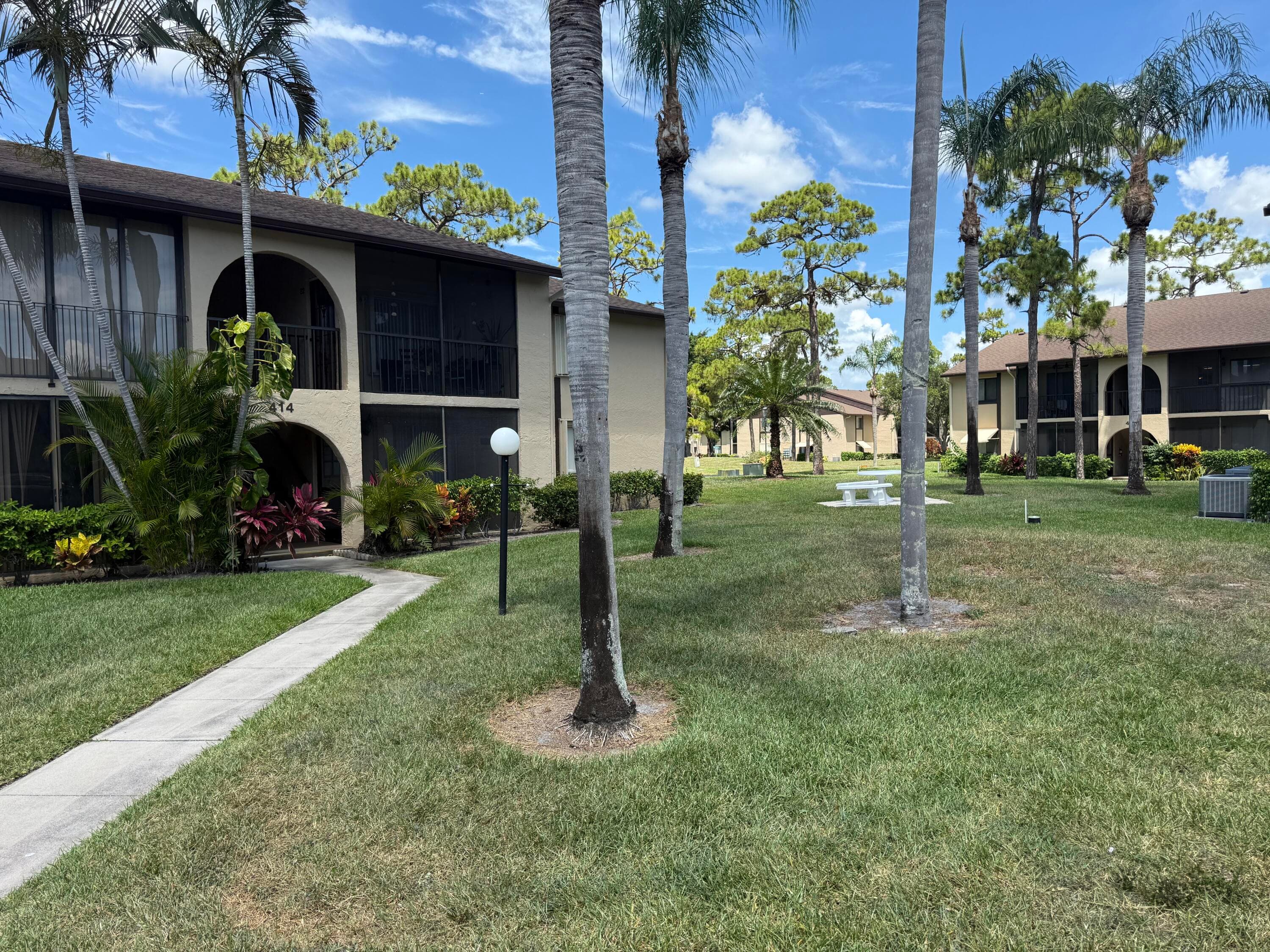 414 Pine Glen Lane B-1, Greenacres, FL 33463 2