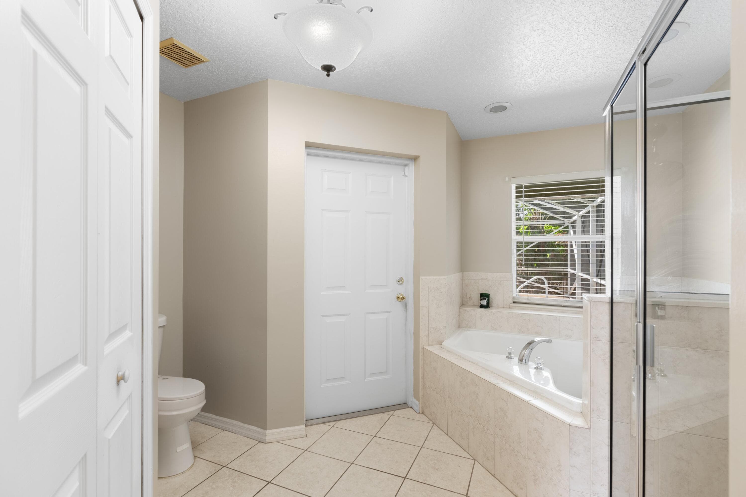 1042 SW Janette Avenue, Port St. Lucie, FL 34953 12