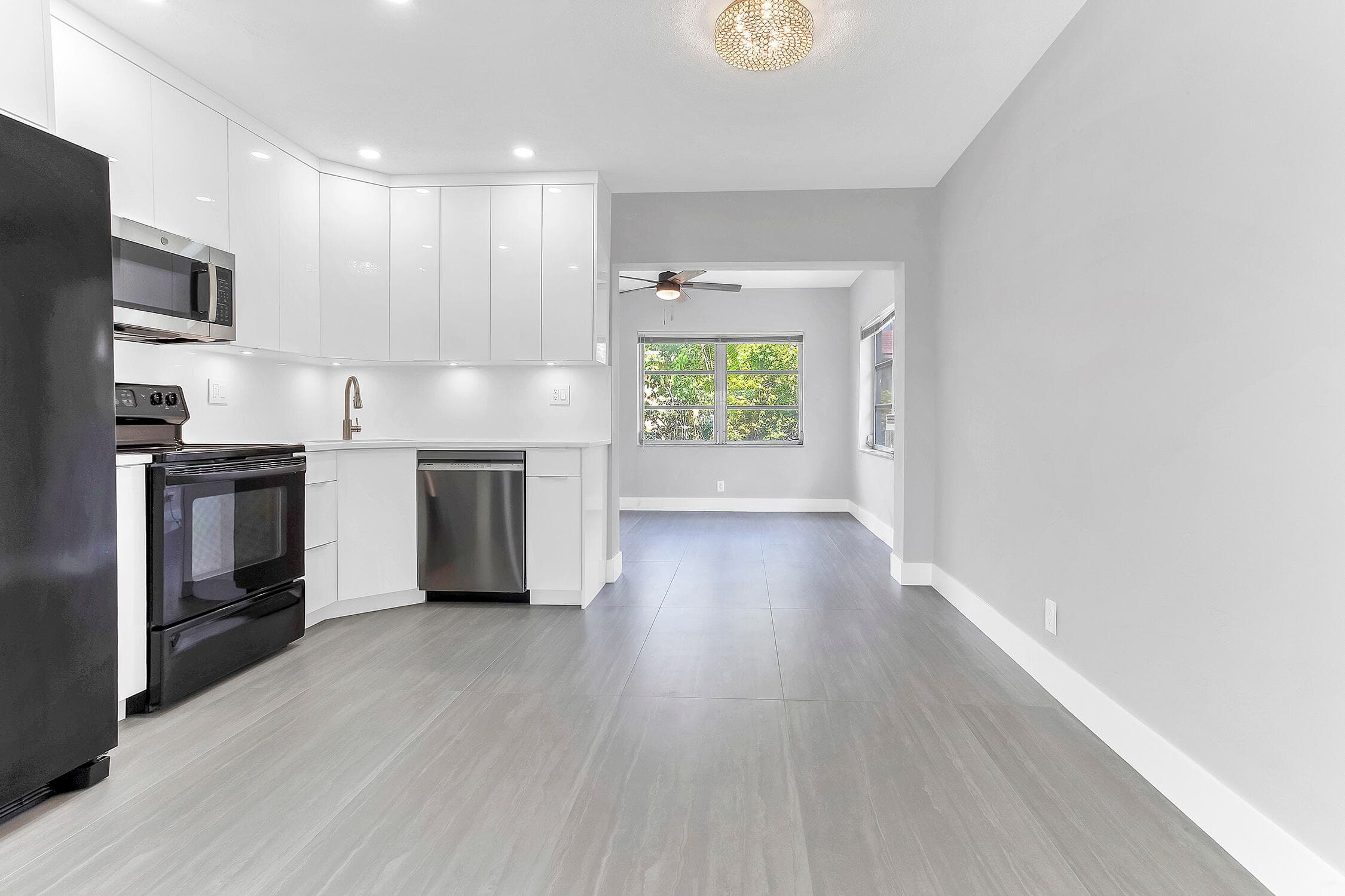 7609 NW 70 Avenue, Tamarac, FL 33321 7