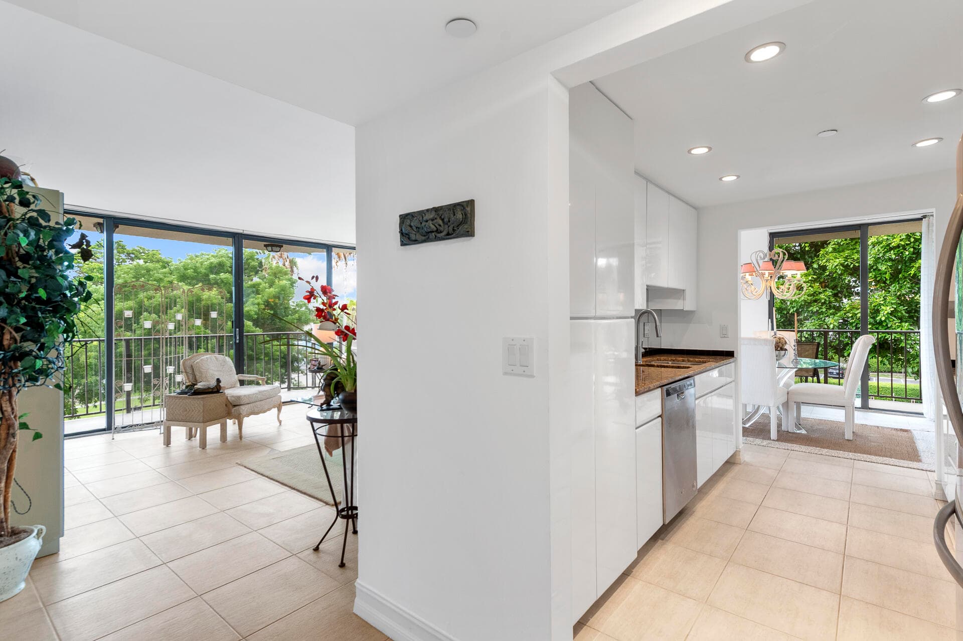 859 Jeffery Street 401, Boca Raton, FL 33487 3