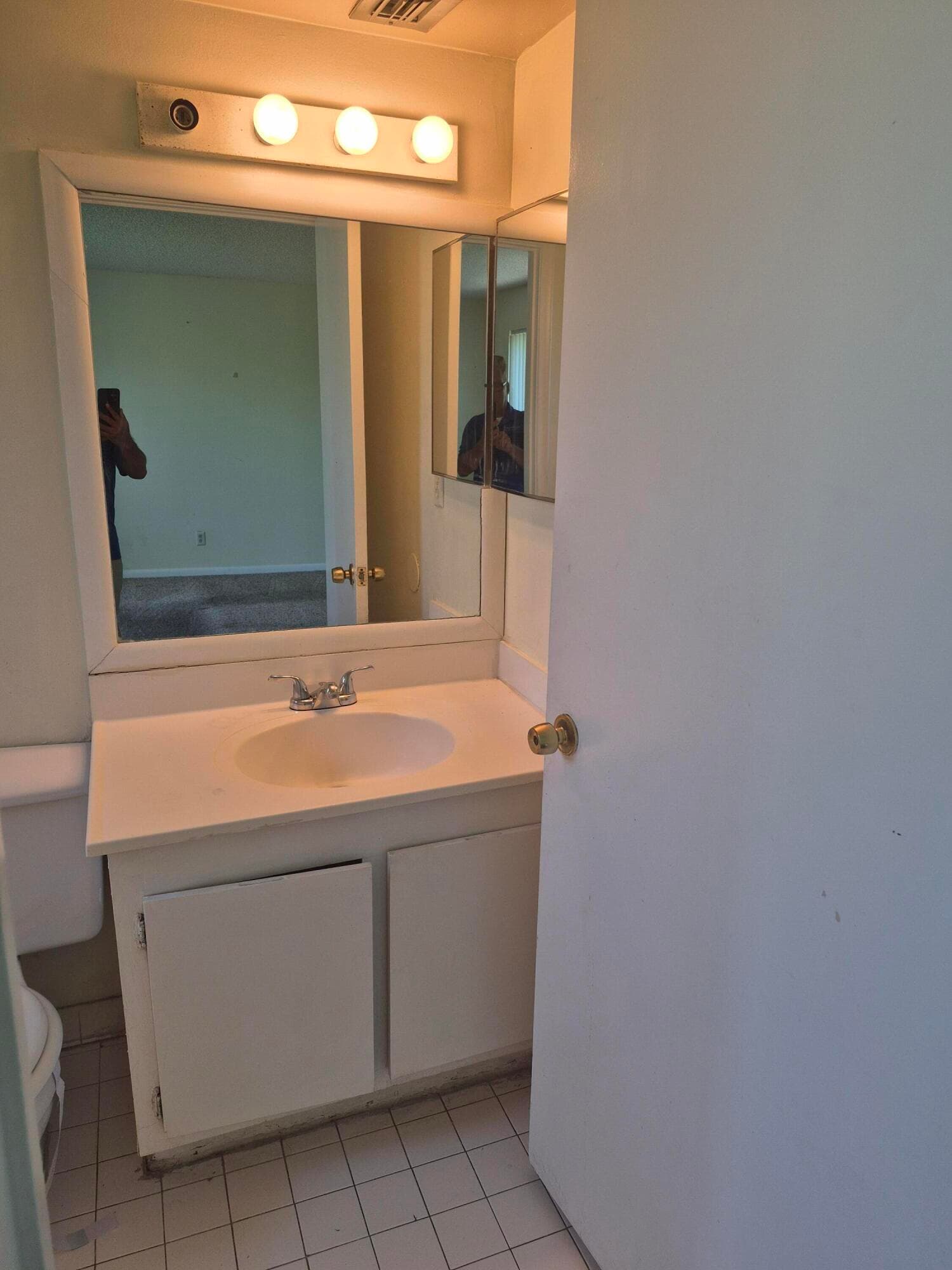 2050 N Congress Avenue 407, West Palm Beach, FL 33401 4