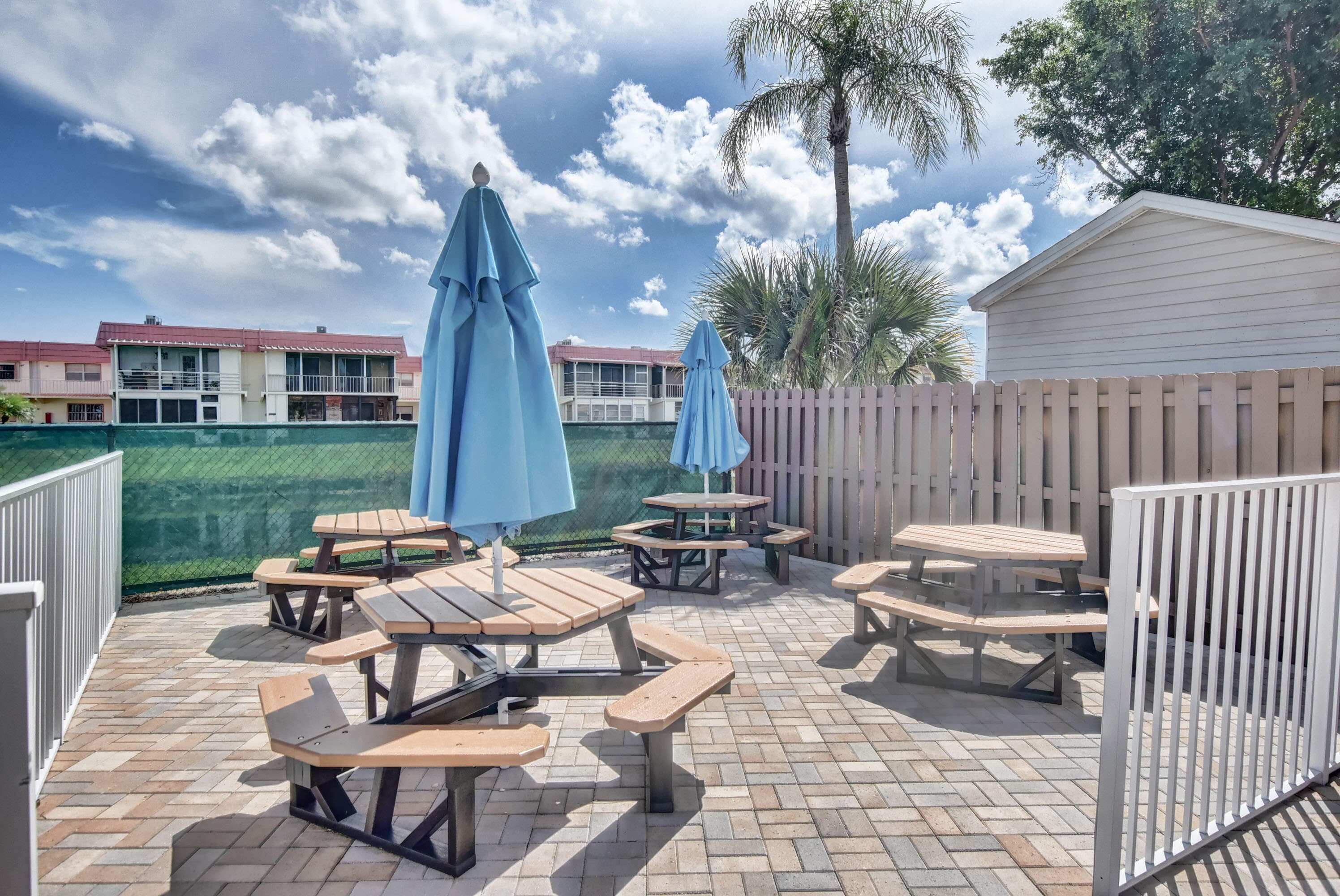 99 Saxony C, Delray Beach, FL 33446 25