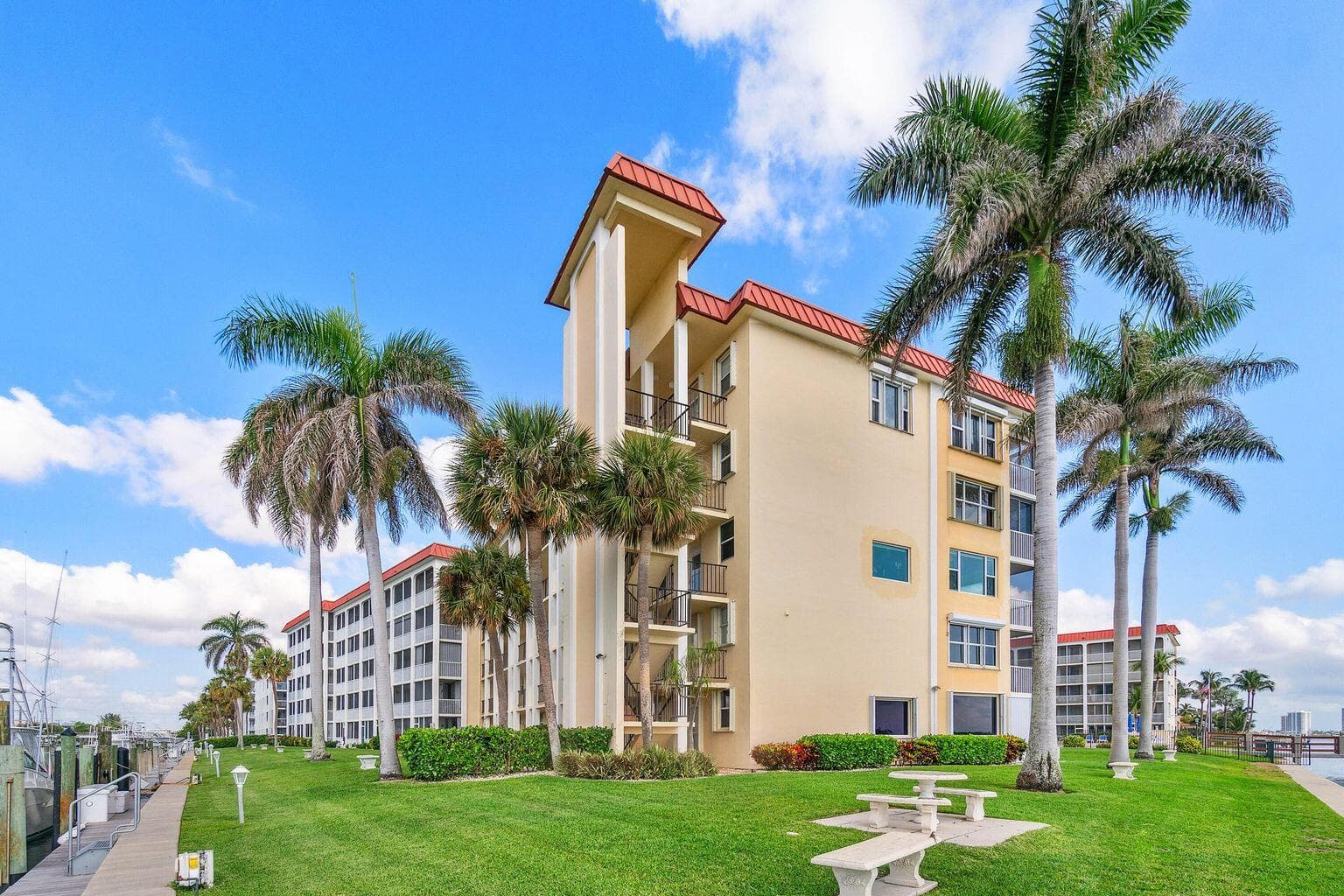 100 Paradise Harbour Boulevard 208, North Palm Beach, FL 33408 21