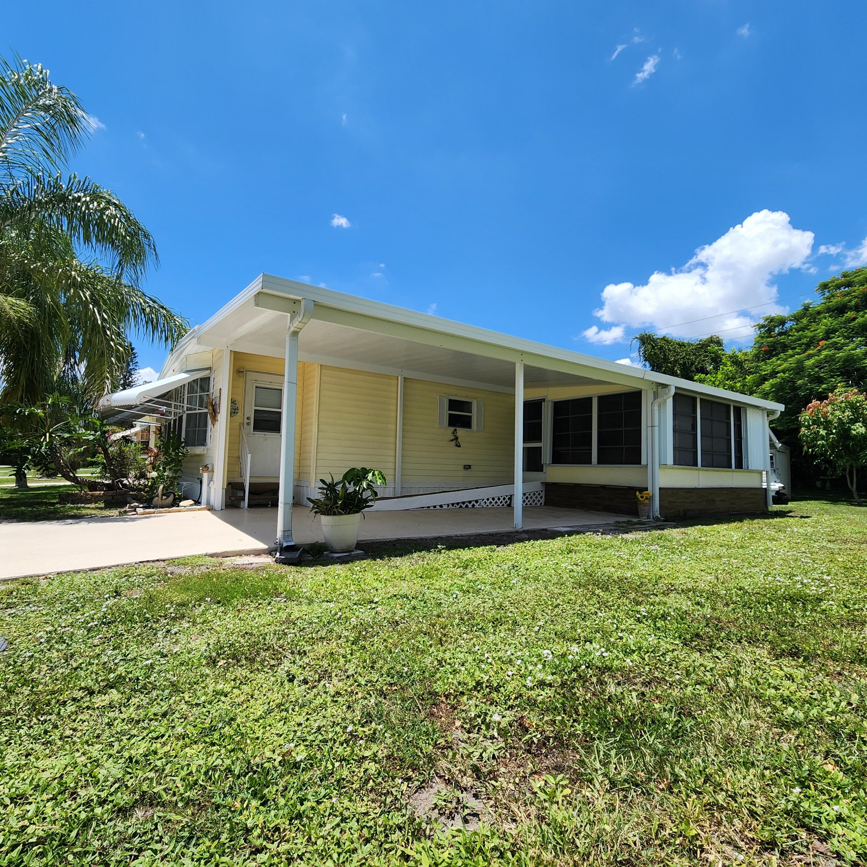 218 W Caribbean, Port St. Lucie, FL 34952 3