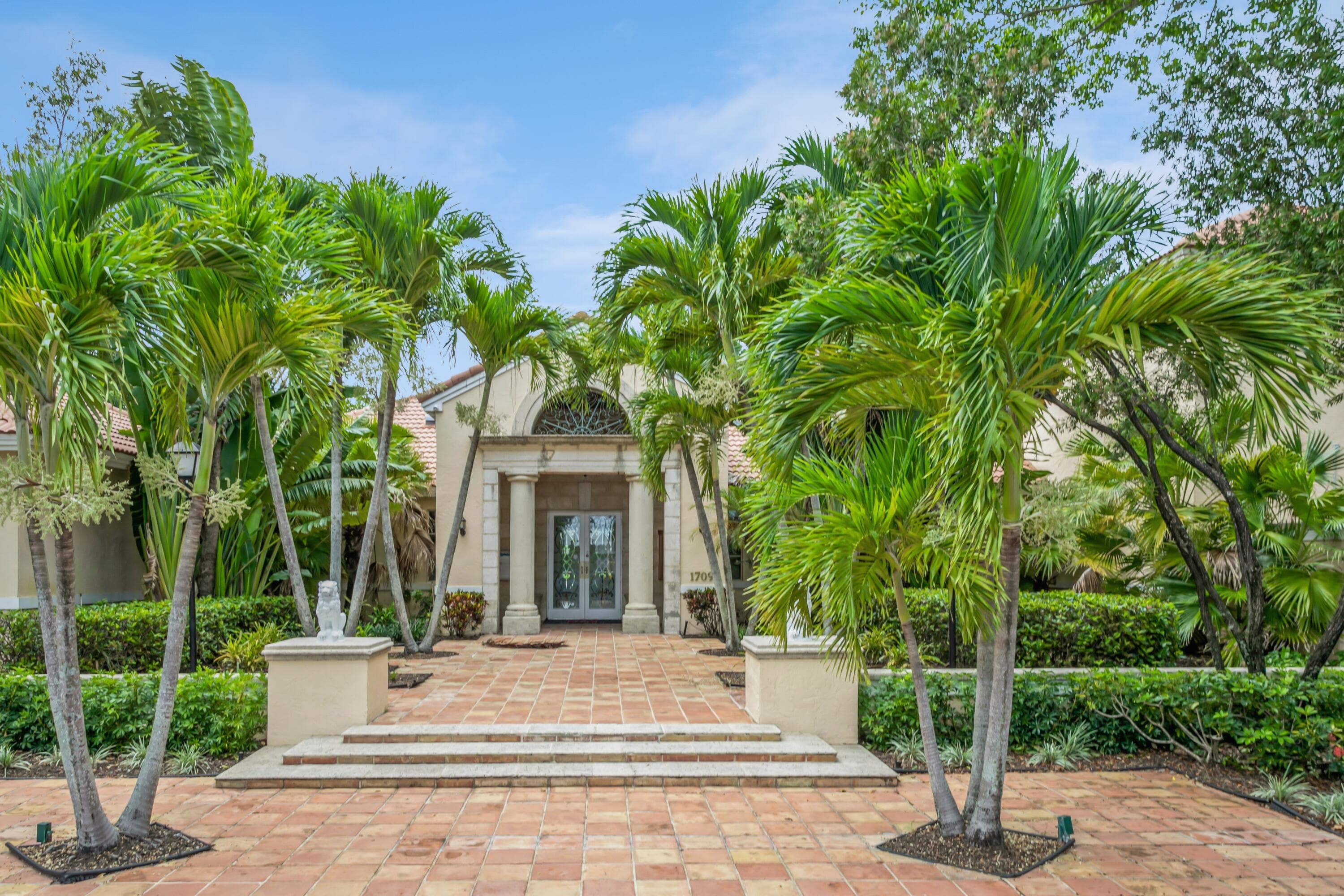 1715 Village Boulevard 201, West Palm Beach, FL 33409 23