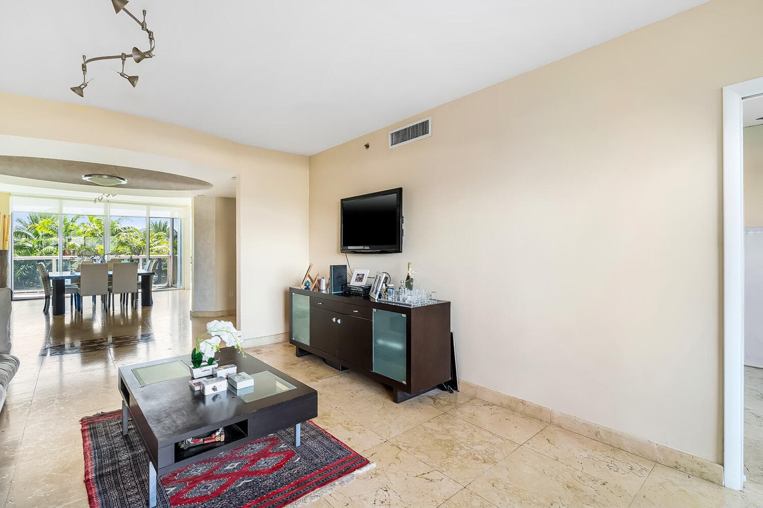 18911 Collins Avenue 506, Sunny Isles Beach, FL 33160 21