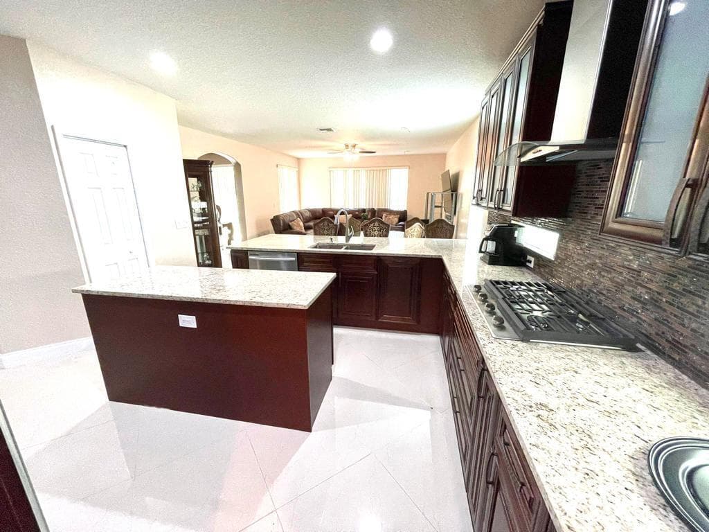 10454 Galleria Street, Wellington, FL 33414 5