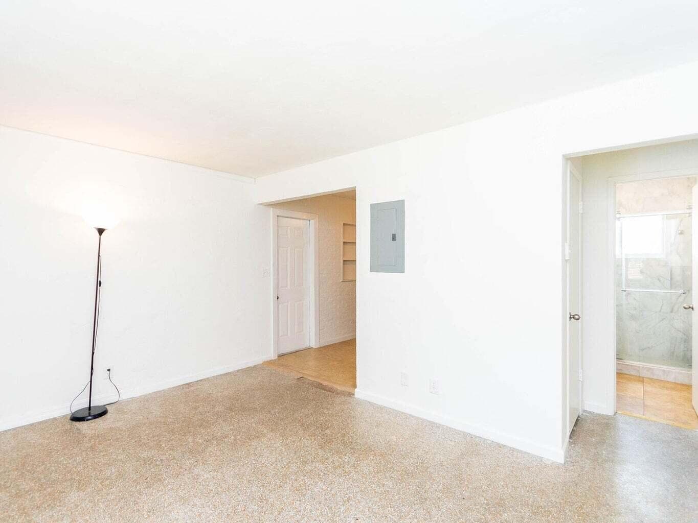 4230 NE 1st Terrace, Oakland Park, FL 33334 3
