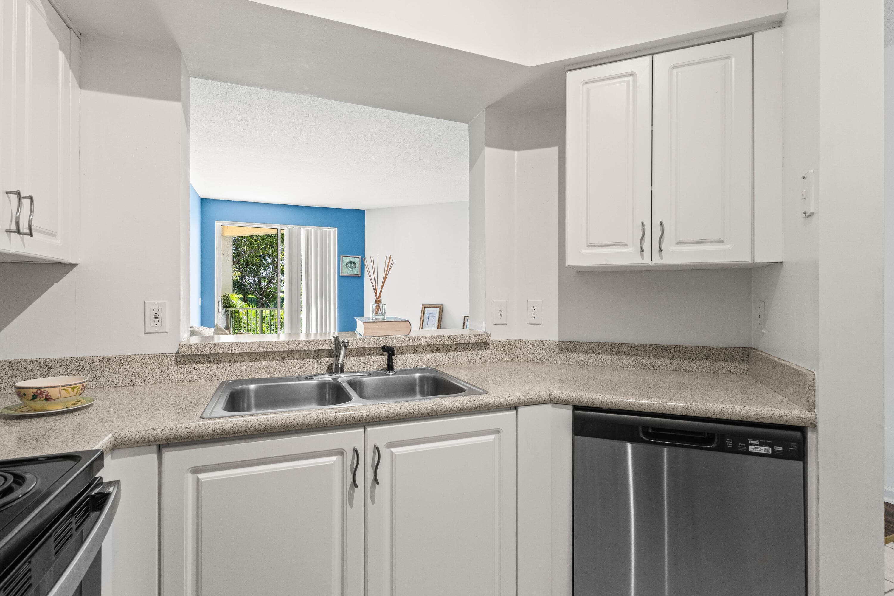 1951 Brandywine Road 207, West Palm Beach, FL 33409 4