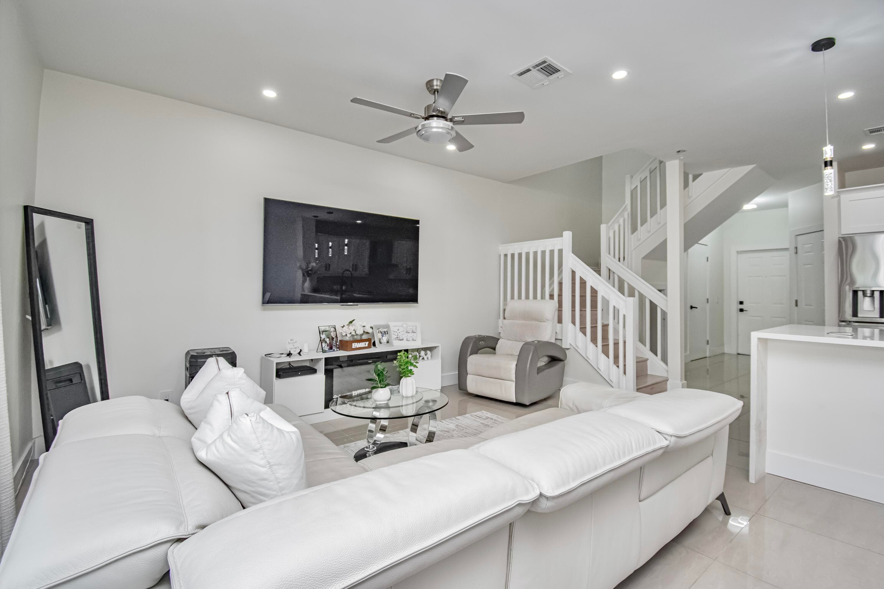 819 NW 42 Place 819, Deerfield Beach, FL 33064 12