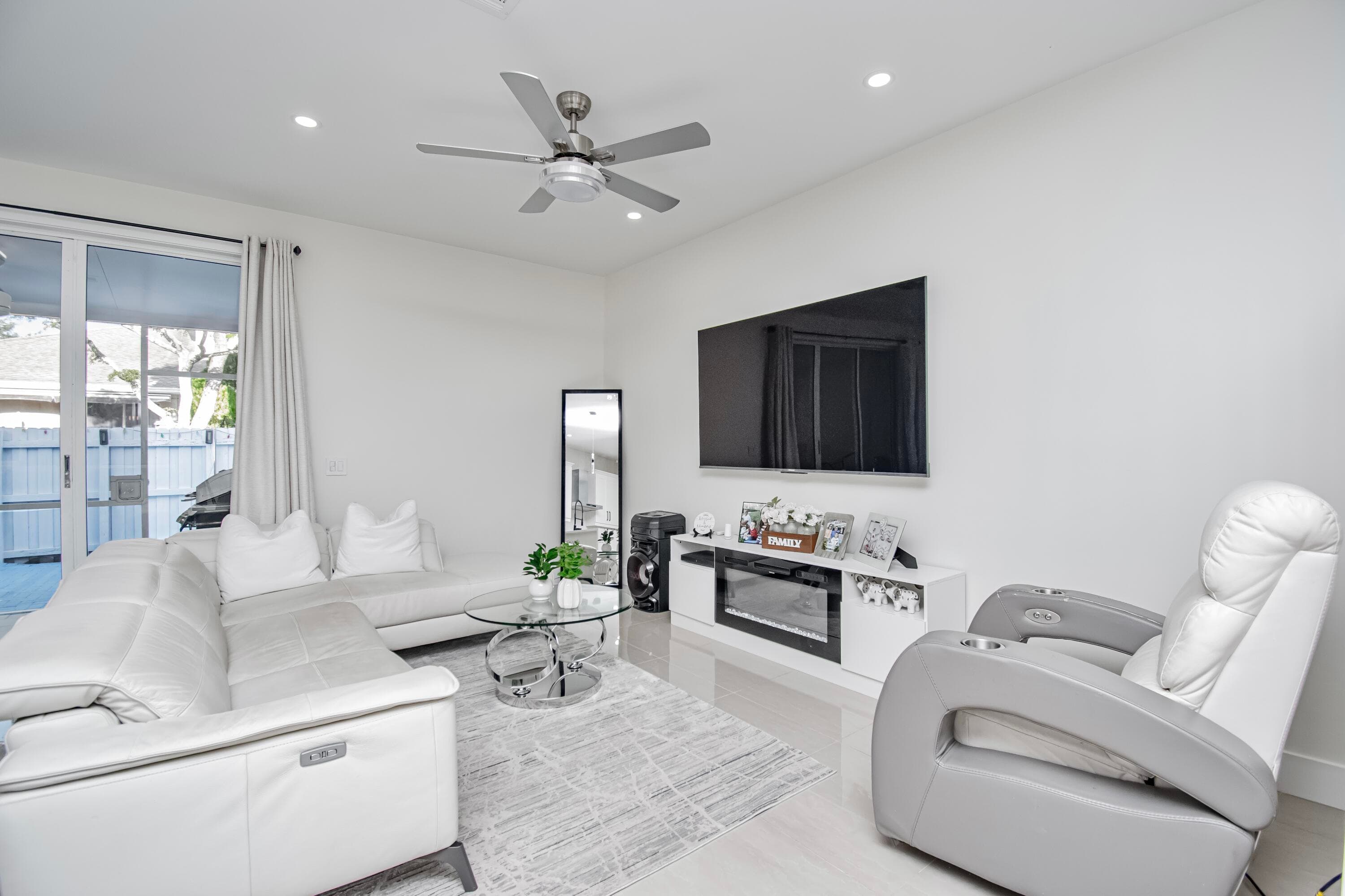 819 NW 42 Place 819, Deerfield Beach, FL 33064 11