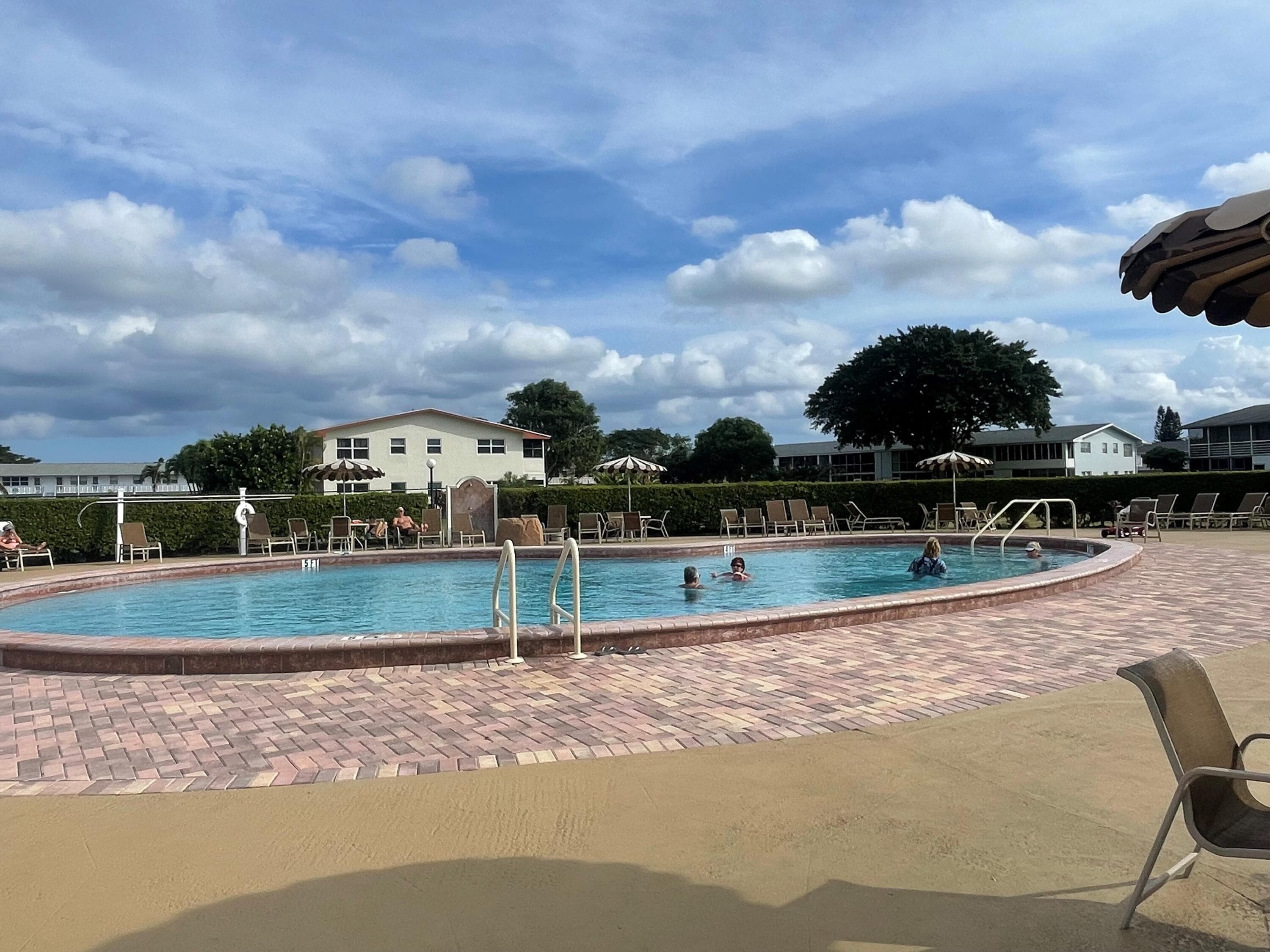 228 Northampton L 228, West Palm Beach, FL 33417 14