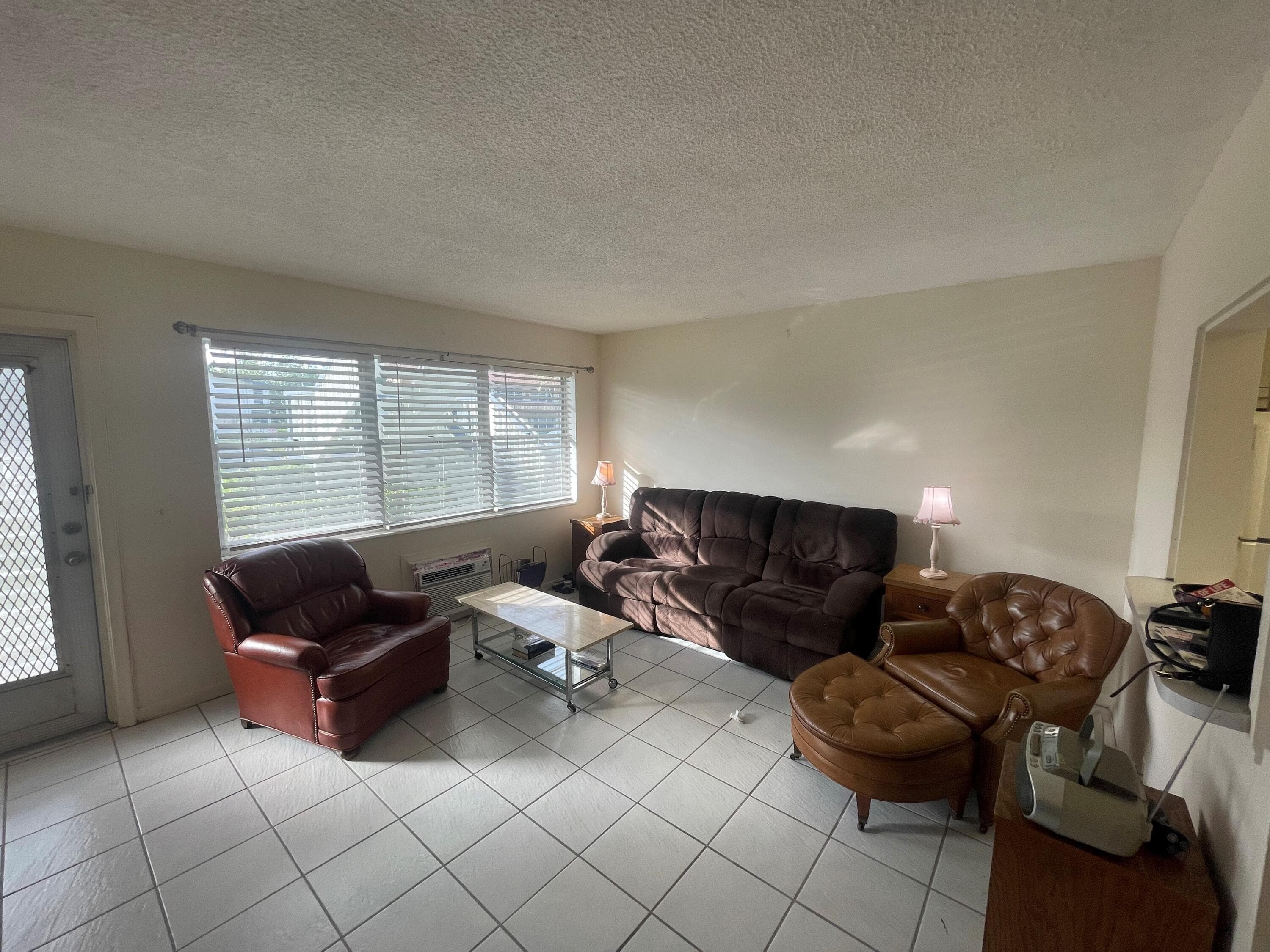 228 Northampton L 228, West Palm Beach, FL 33417 4