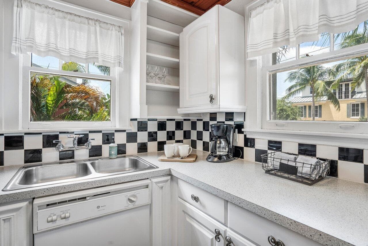 102 SE 7th Avenue Villa 2, Delray Beach, FL 33483 13