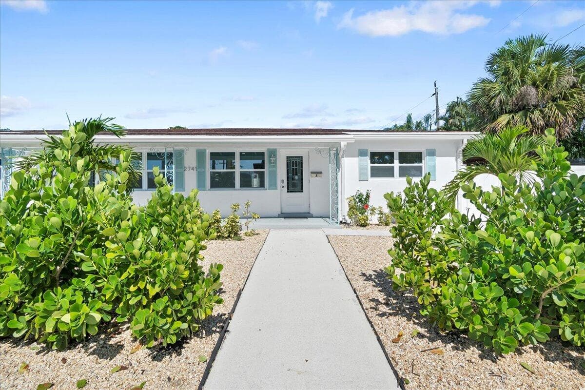 2741 Parker Avenue, West Palm Beach, FL 33405 3