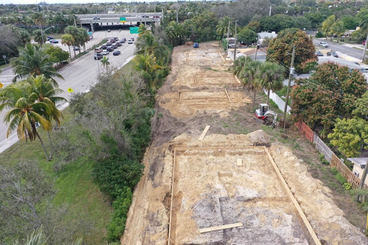 6745 Forest Court, West Palm Beach, FL 33405 3