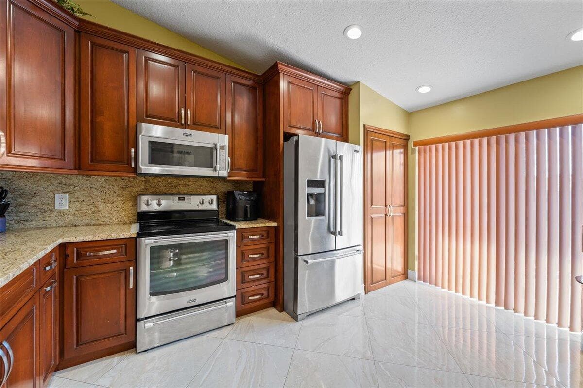 630 Sea Pine Way A, Greenacres, FL 33415 12