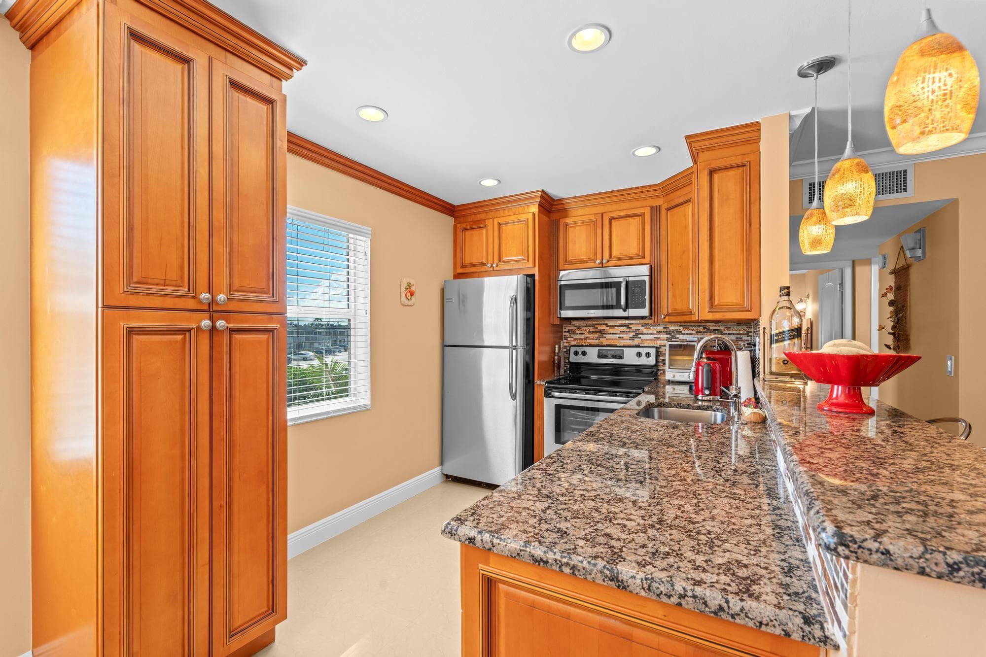 480 Flanders J, Delray Beach, FL 33484 8