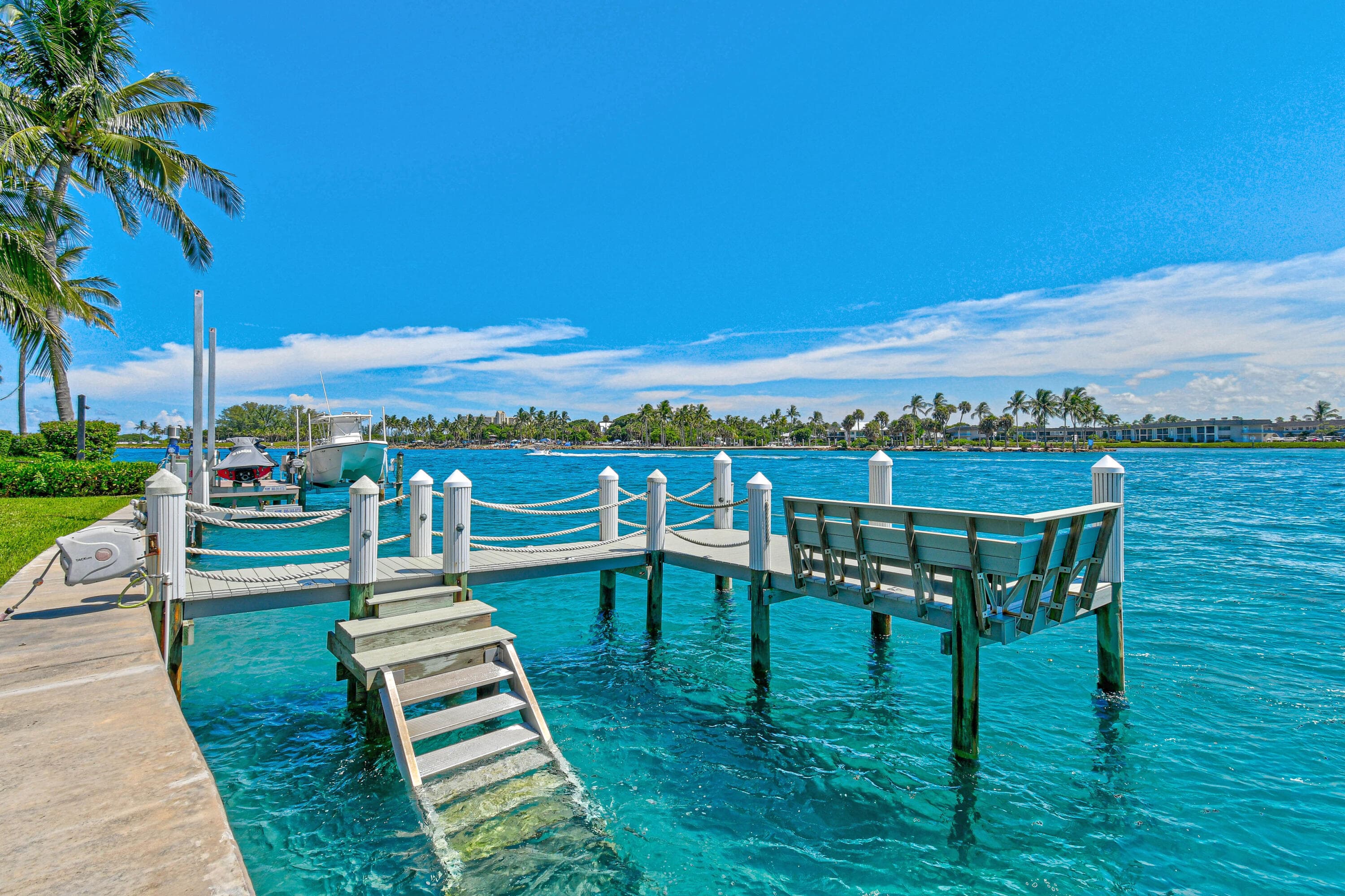 87 Lighthouse Drive, Jupiter Inlet Colony, FL 33469 17