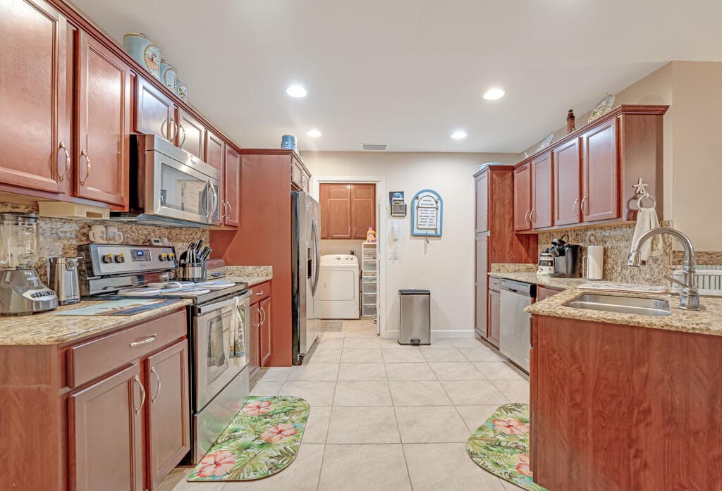 32 Oro Grande Way, Port St. Lucie, FL 34952 17