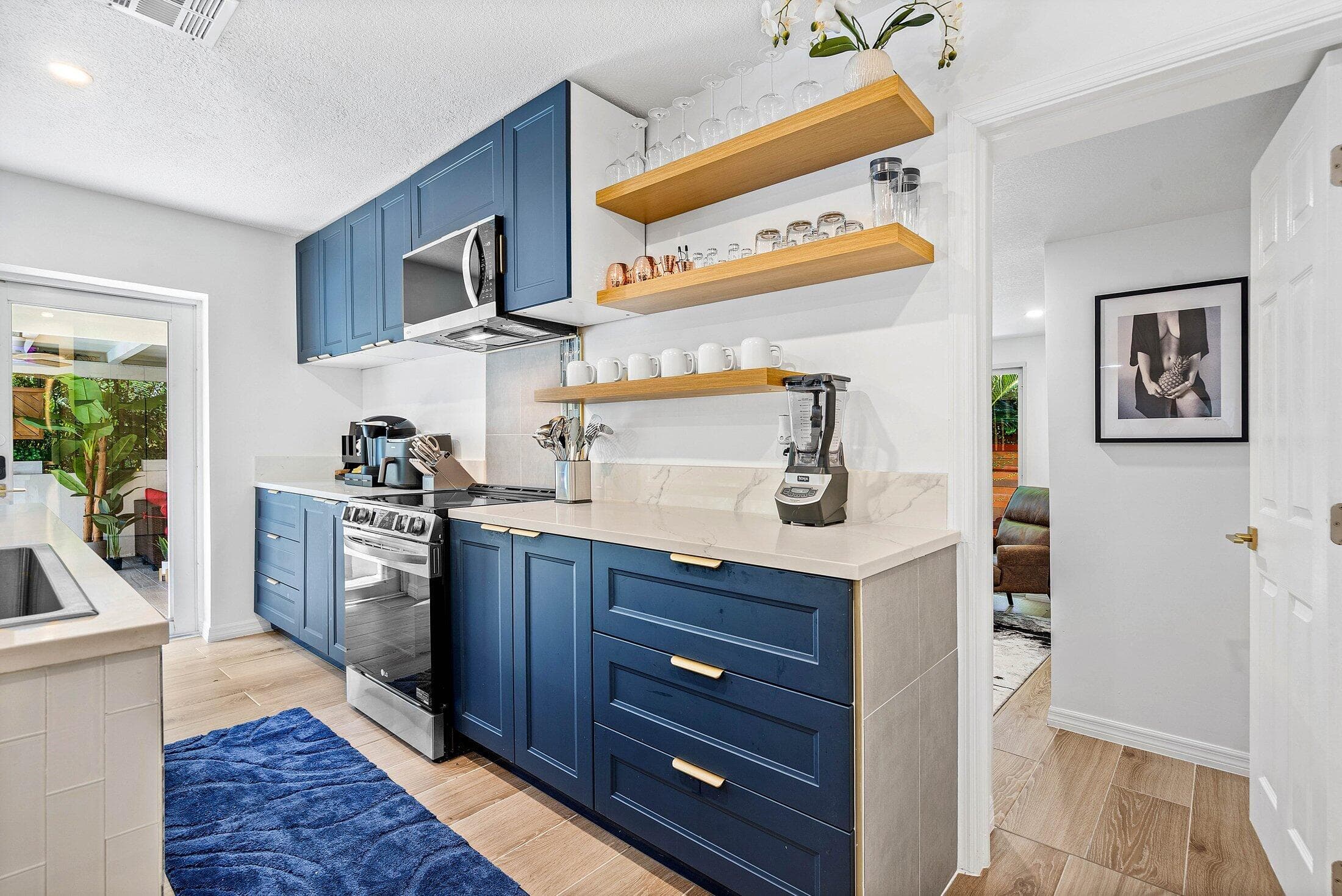 2041 NE 30th Street, Fort Lauderdale, FL 33306 5