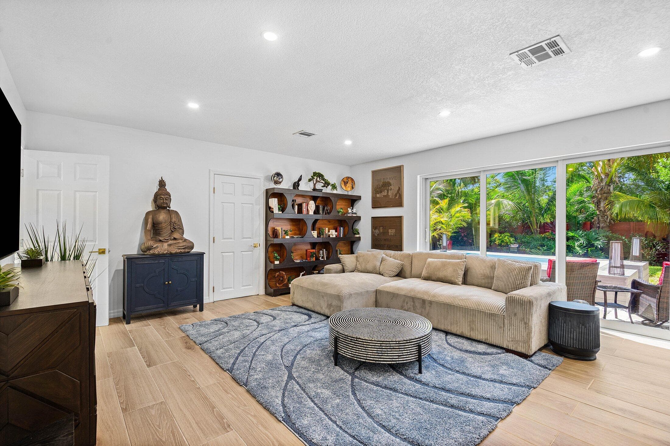 2041 NE 30th Street, Fort Lauderdale, FL 33306 9