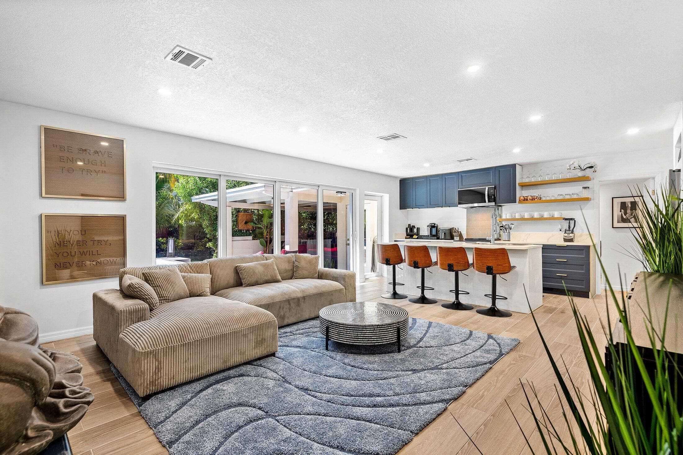 2041 NE 30th Street, Fort Lauderdale, FL 33306 10