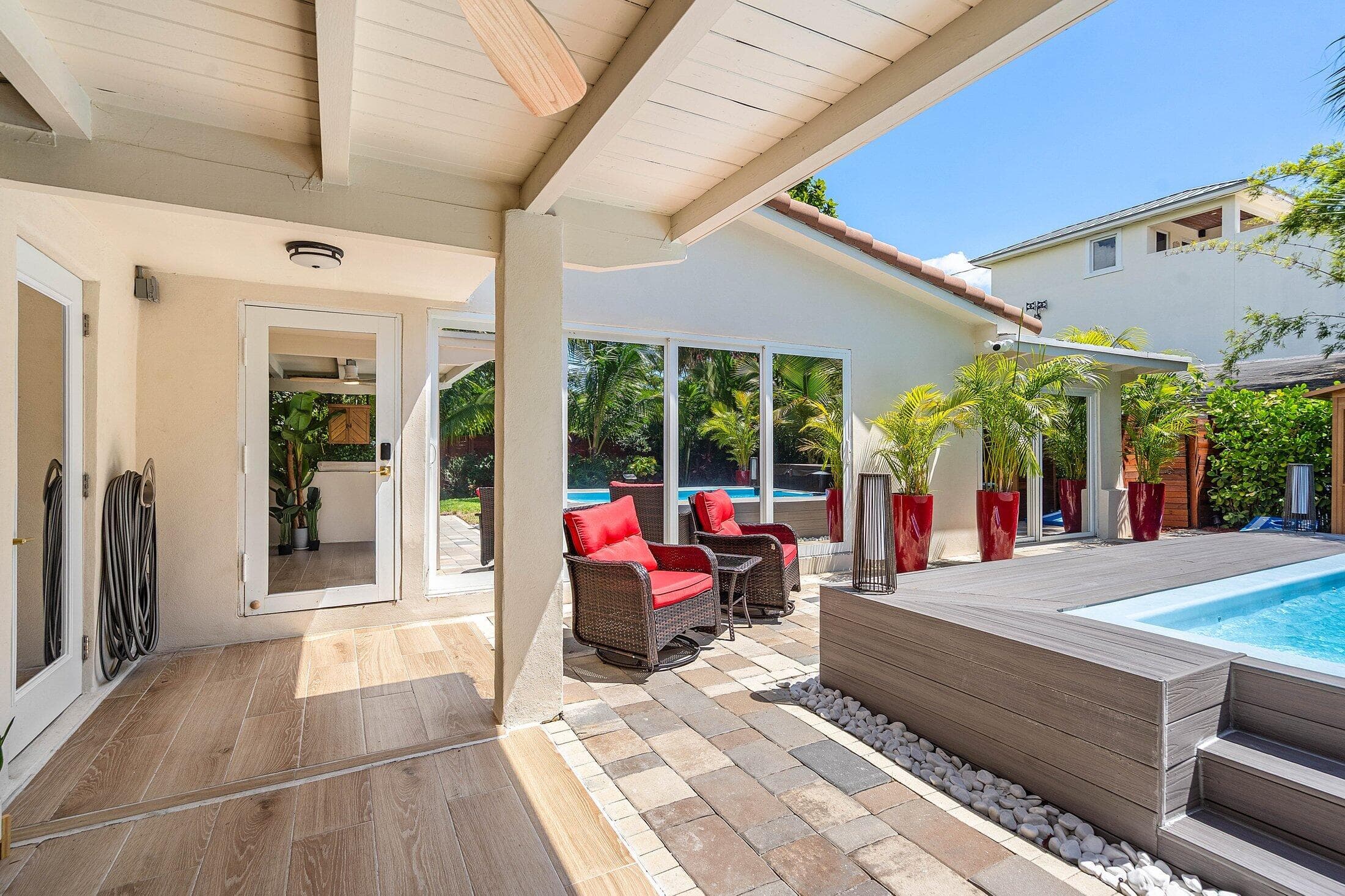 2041 NE 30th Street, Fort Lauderdale, FL 33306 40