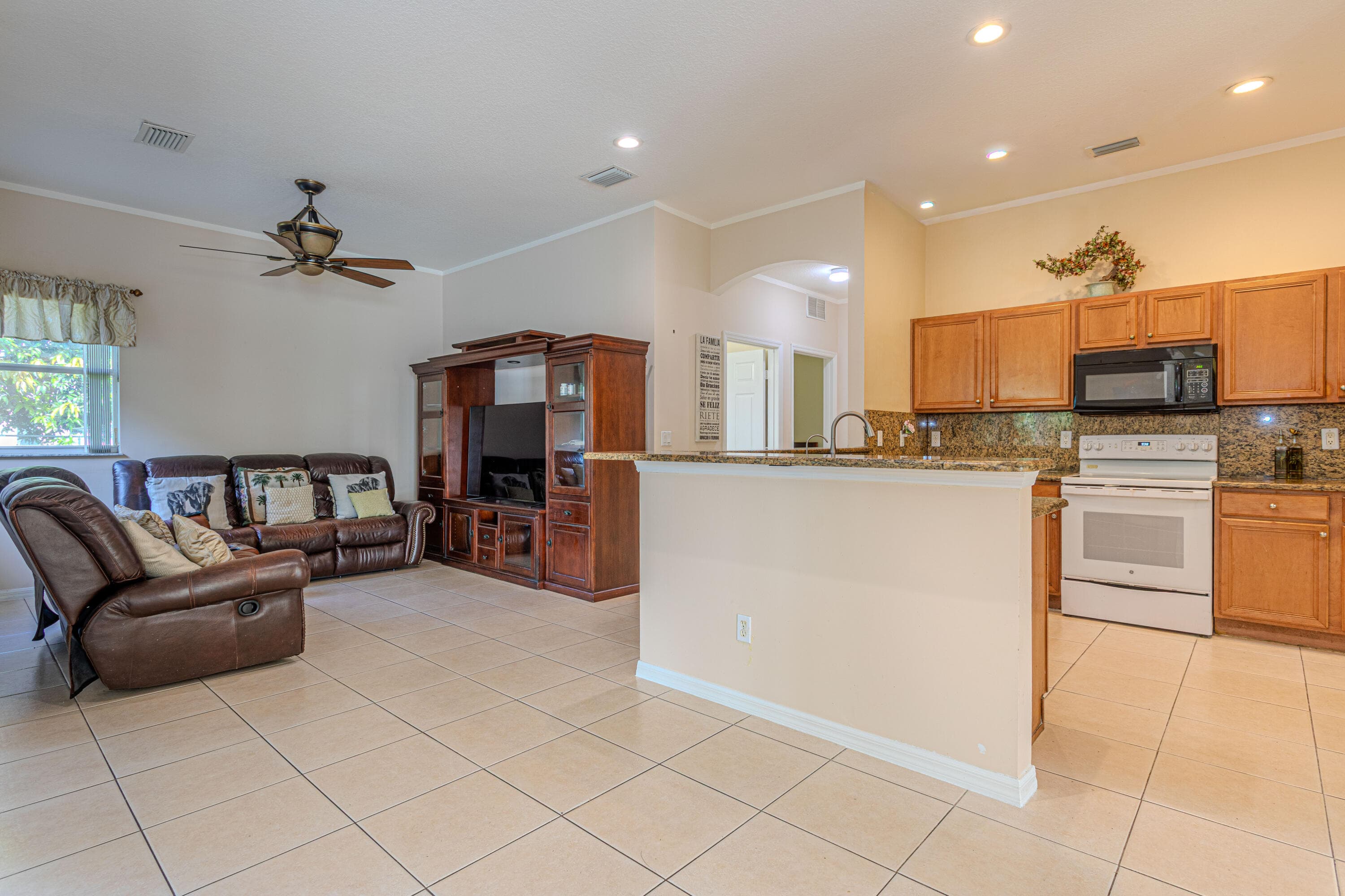 1518 SW Hutchins Street, Port St. Lucie, FL 34983 10