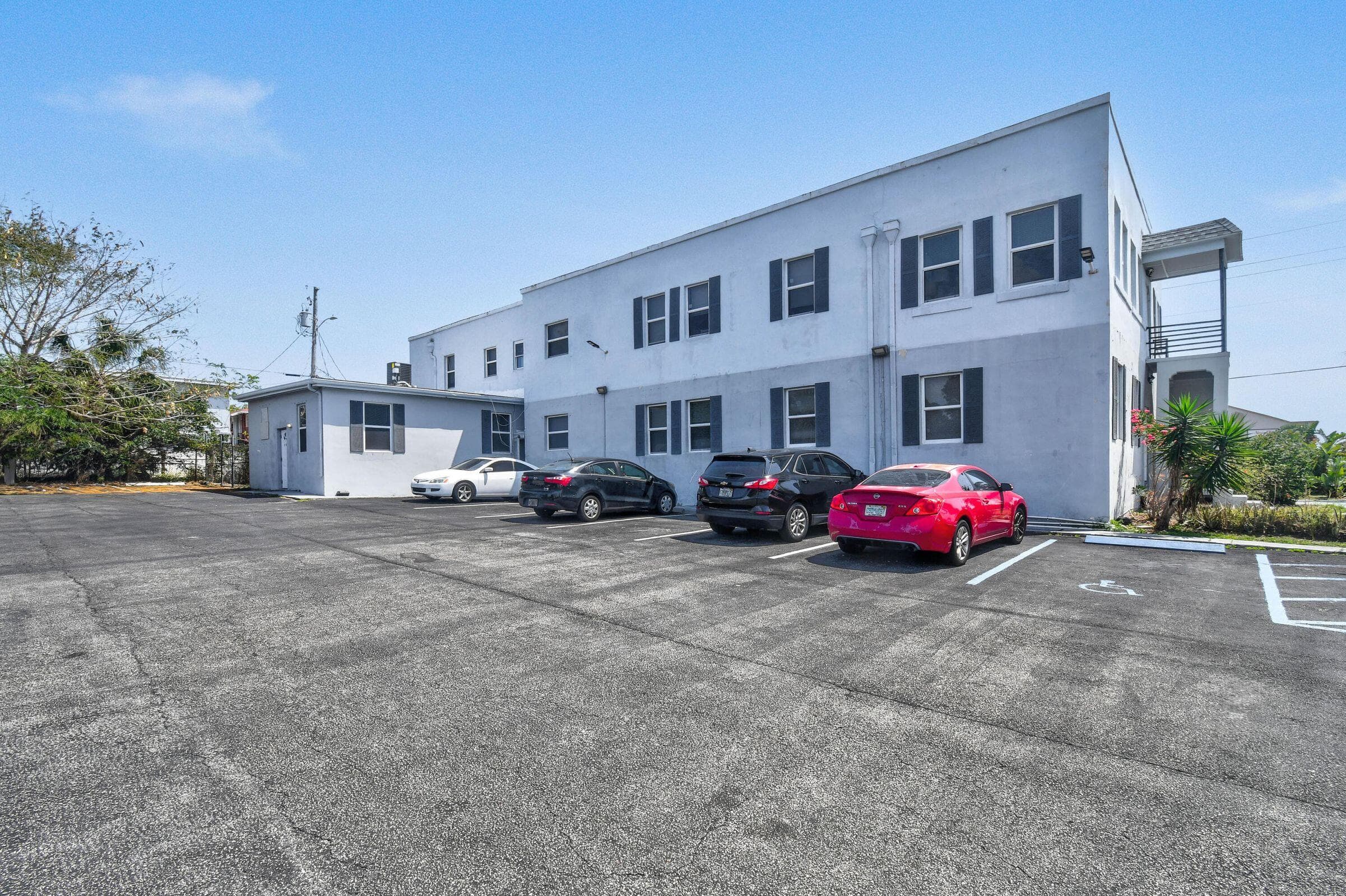 1401 Division Avenue, West Palm Beach, FL 33401 3