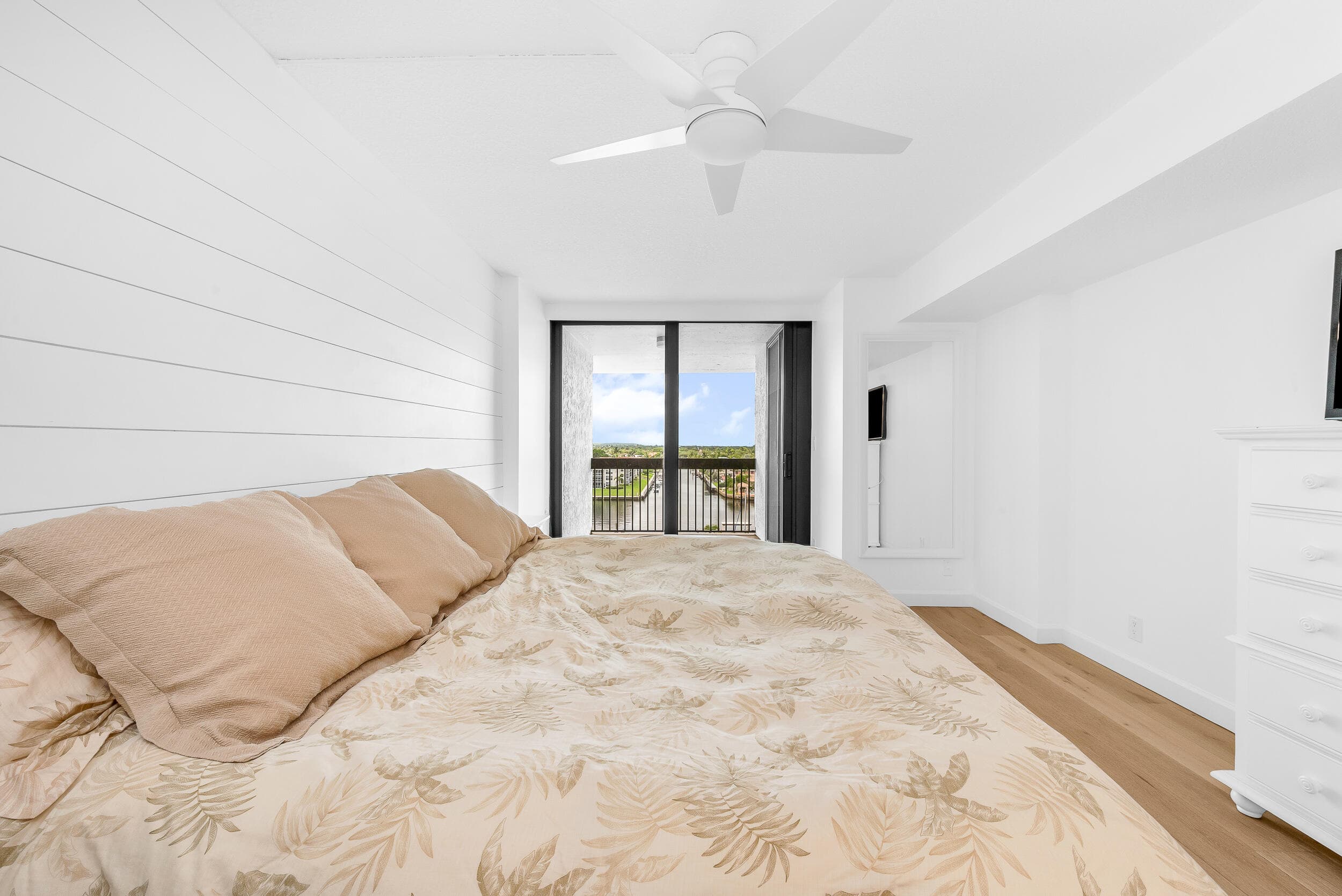 1155 Hillsboro Mile 602, Hillsboro Beach, FL 33062 17