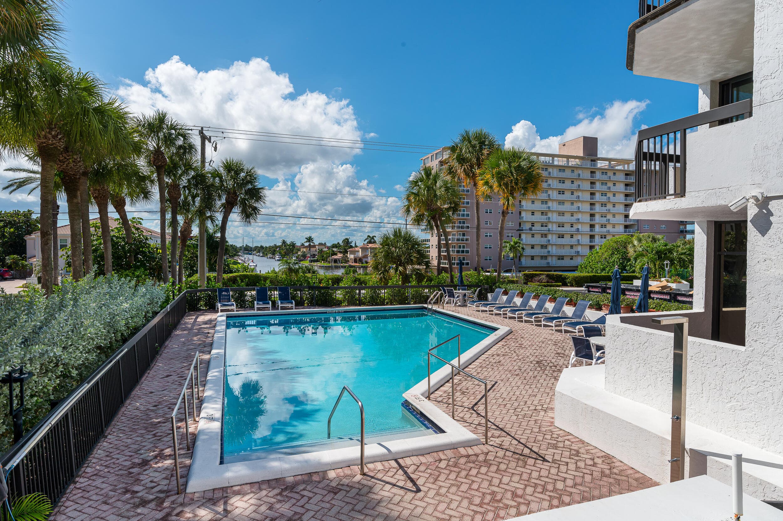 1155 Hillsboro Mile 602, Hillsboro Beach, FL 33062 23