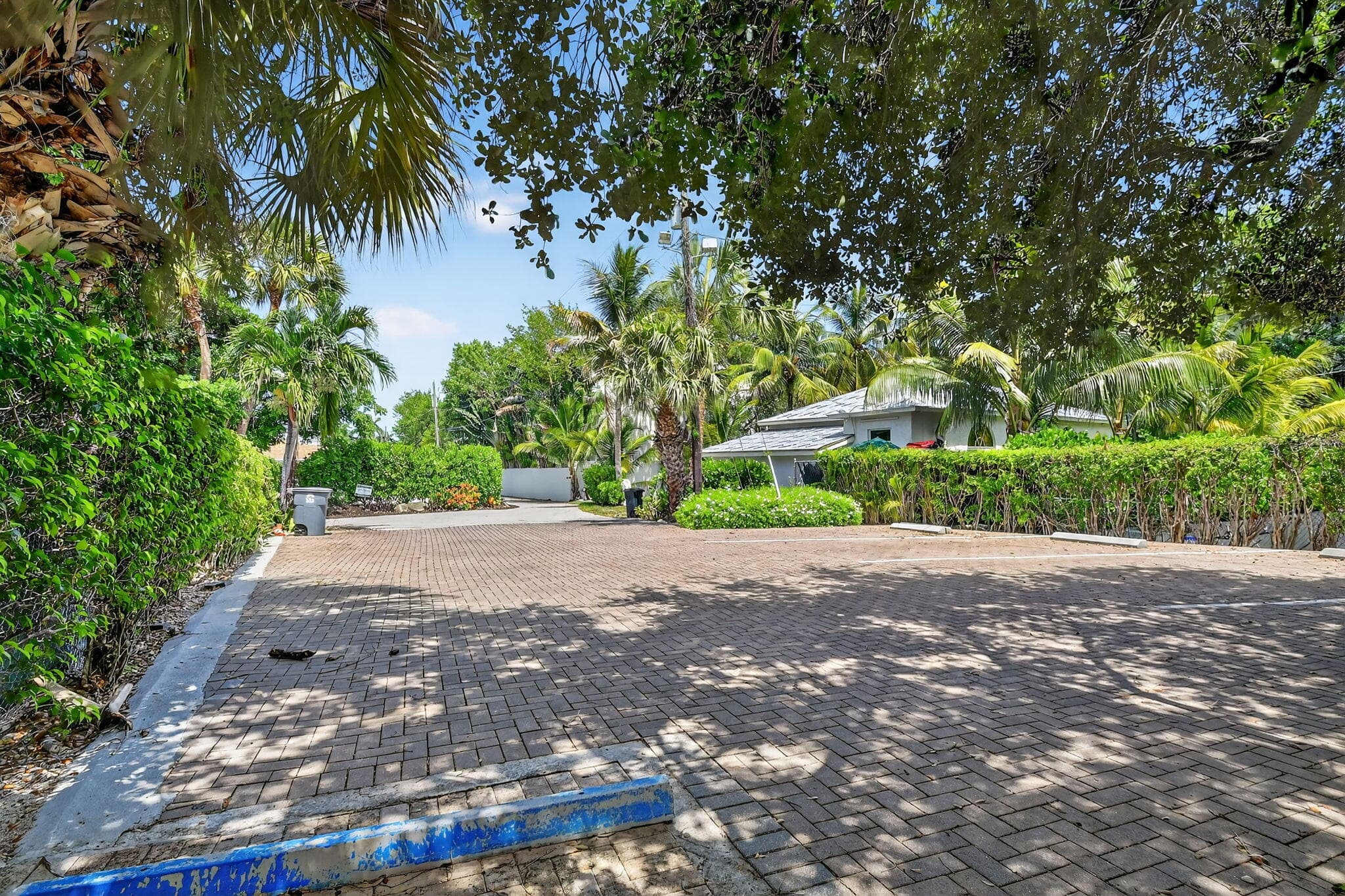 3705 N Federal Highway, Delray Beach, FL 33483 32