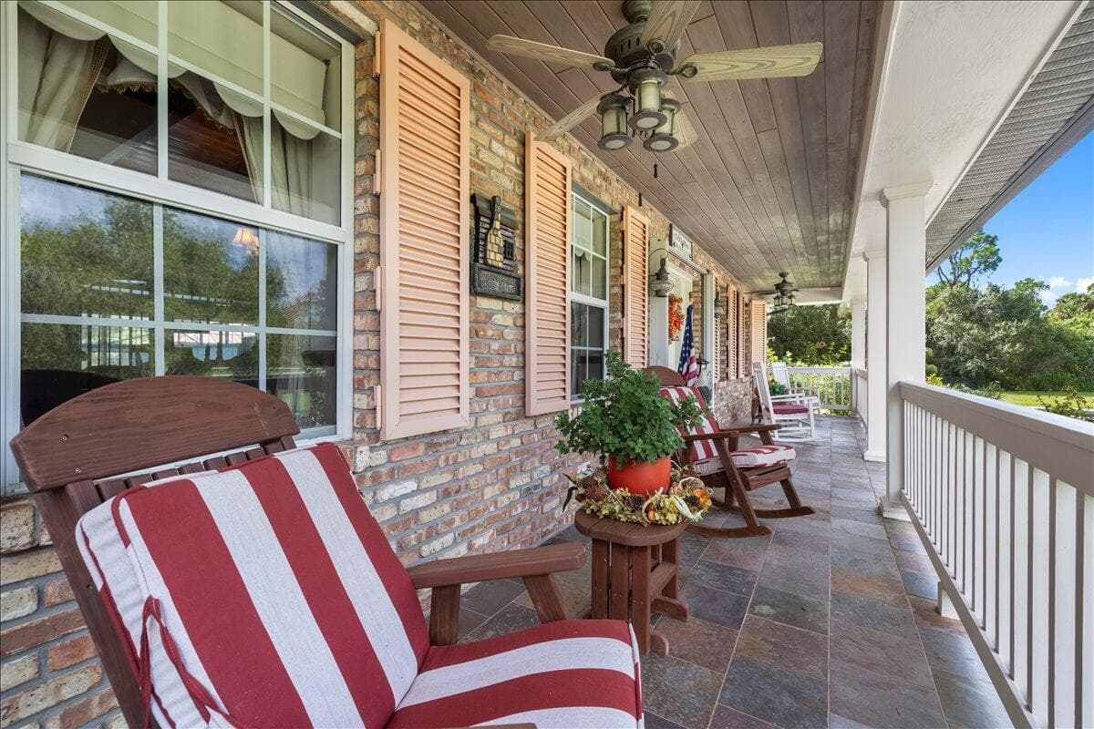 930 90th Avenue, Vero Beach, FL 32966 5