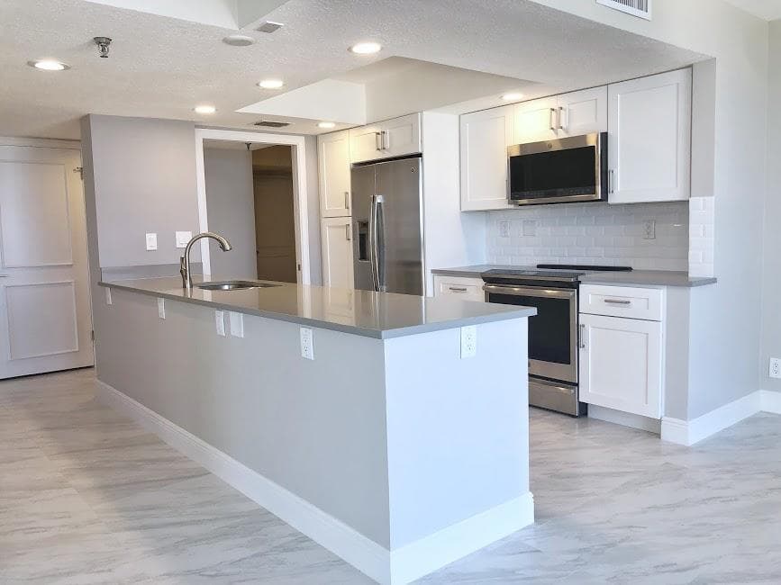 115 Lakeshore Drive 746, North Palm Beach, FL 33408 3