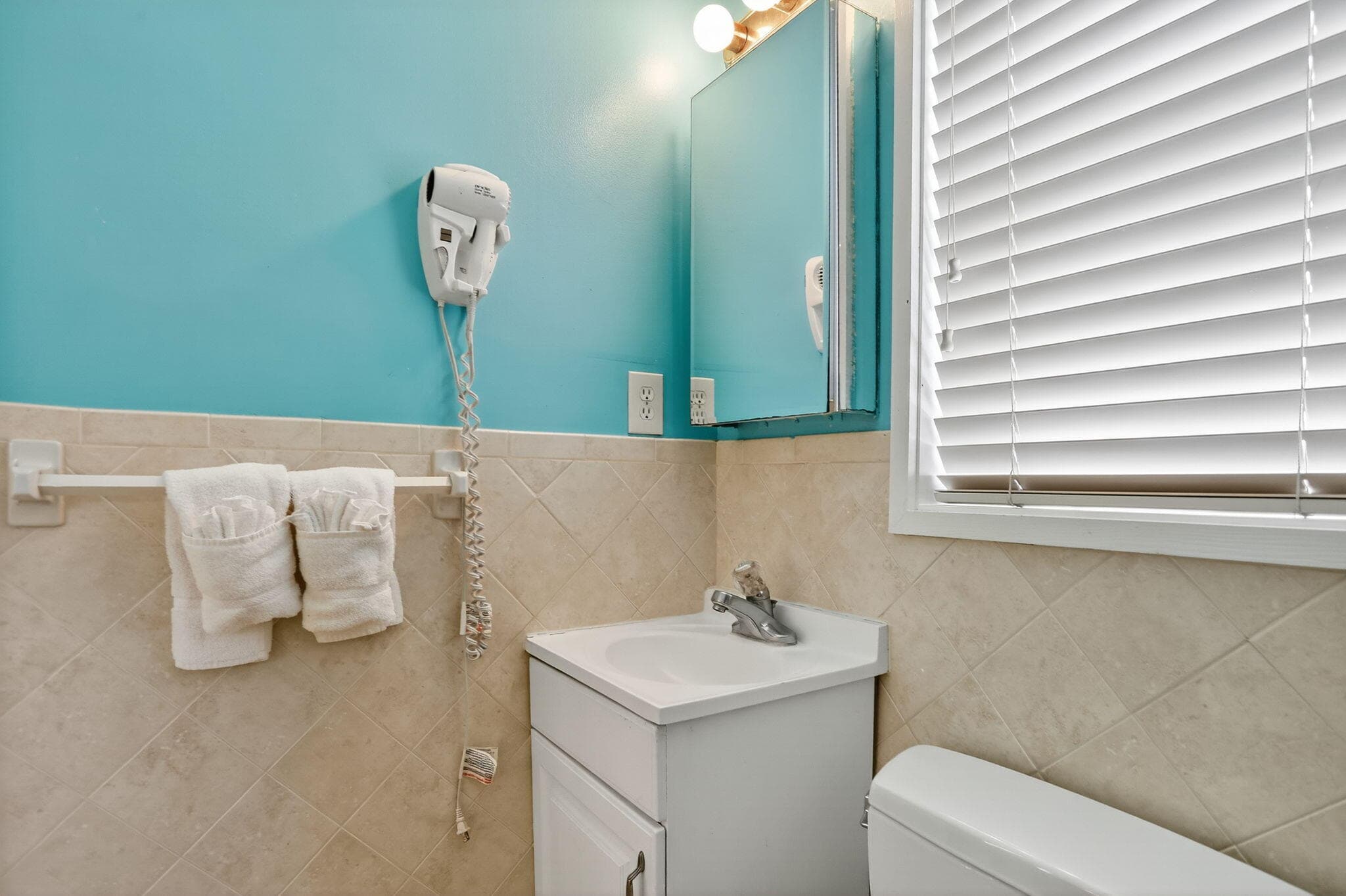 1225 Hillsboro Mile B2, Hillsboro Beach, FL 33062 38